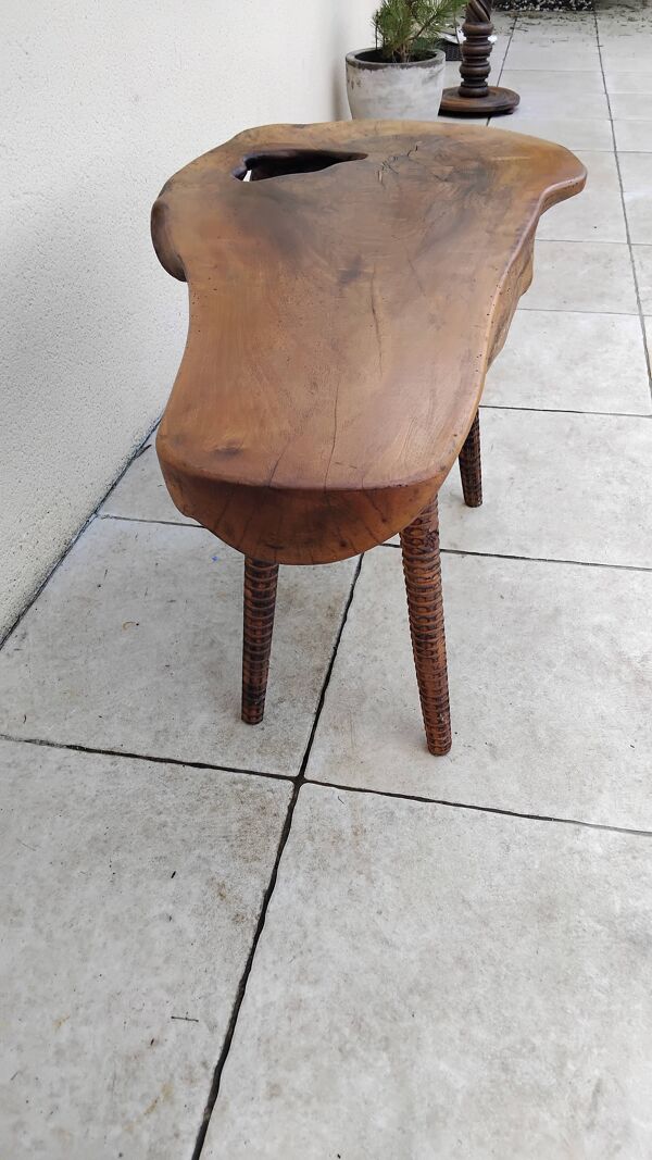 Table basse vintage brutaliste massif bois noyer