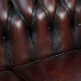 2.5-seater Chesterfield sofa in dark red flamed cowhide leather