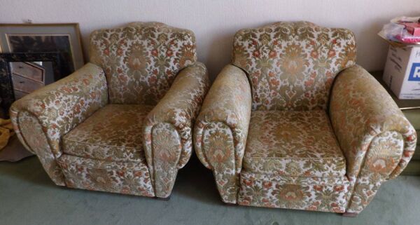 Paire de fauteuils club en tissu