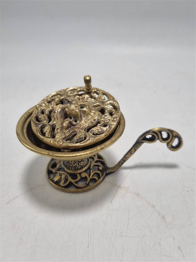 Lion head incense burner