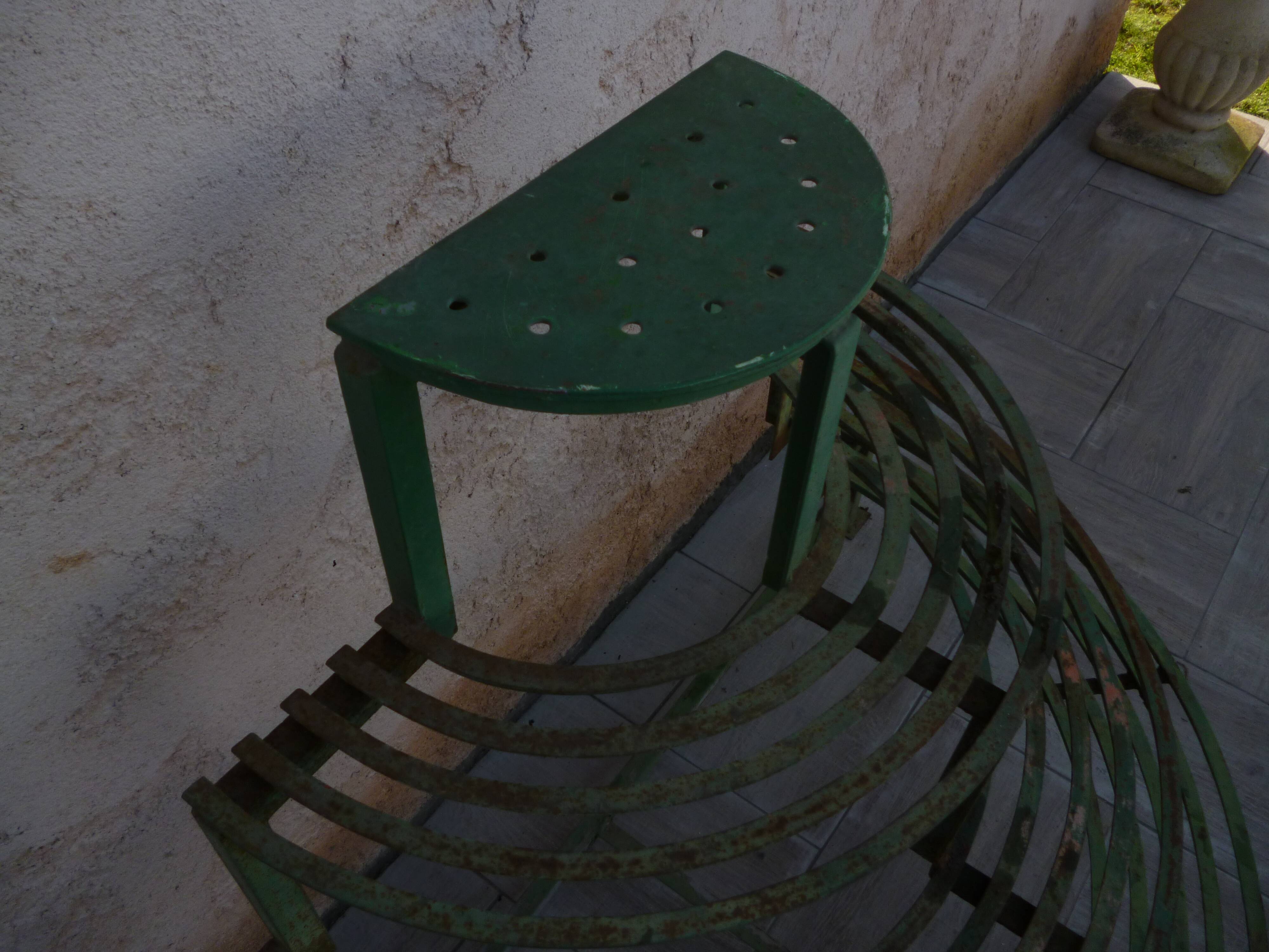 Plant holder in cast iron