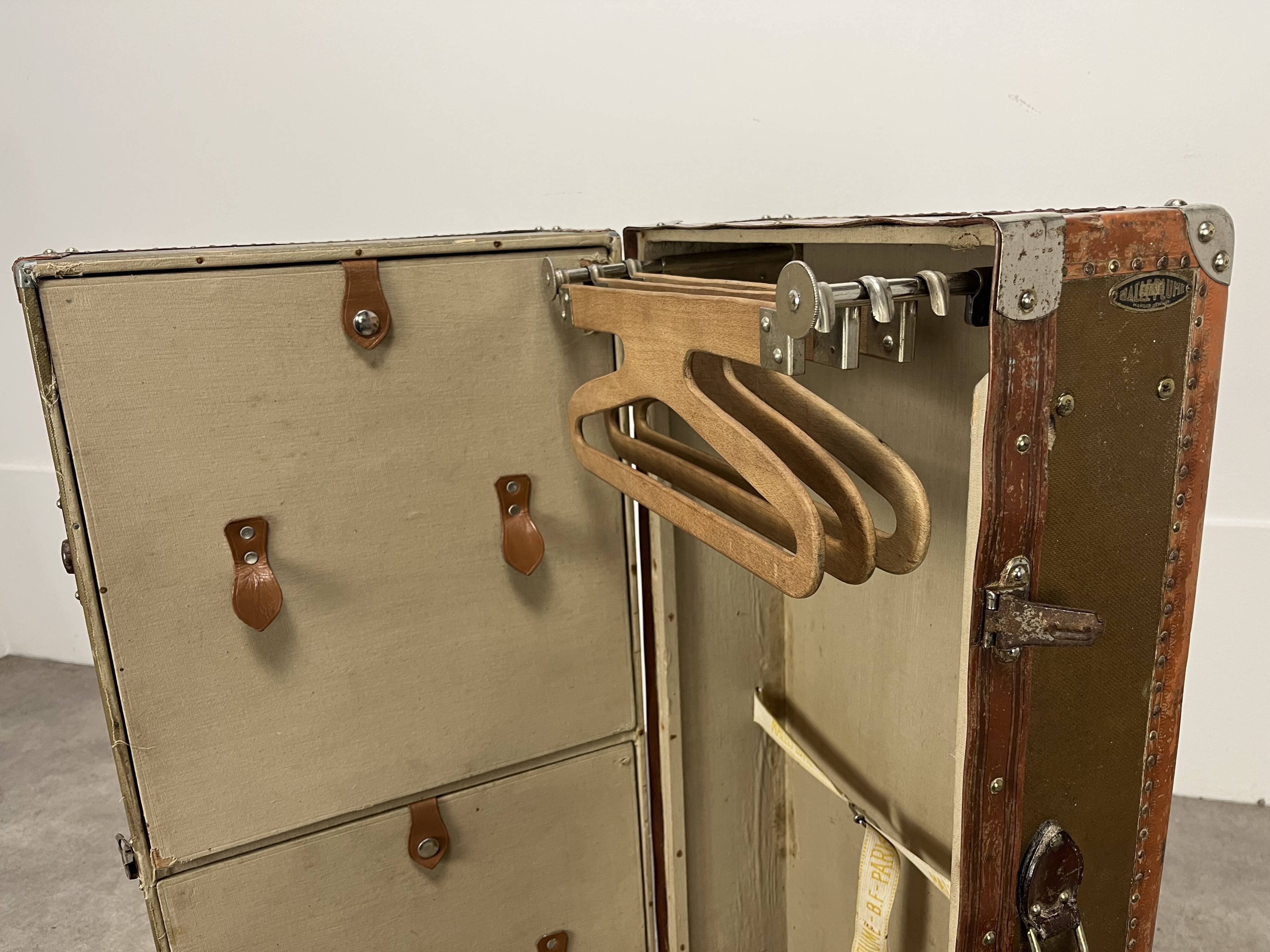 “MallePlume Paris” cabin trunk