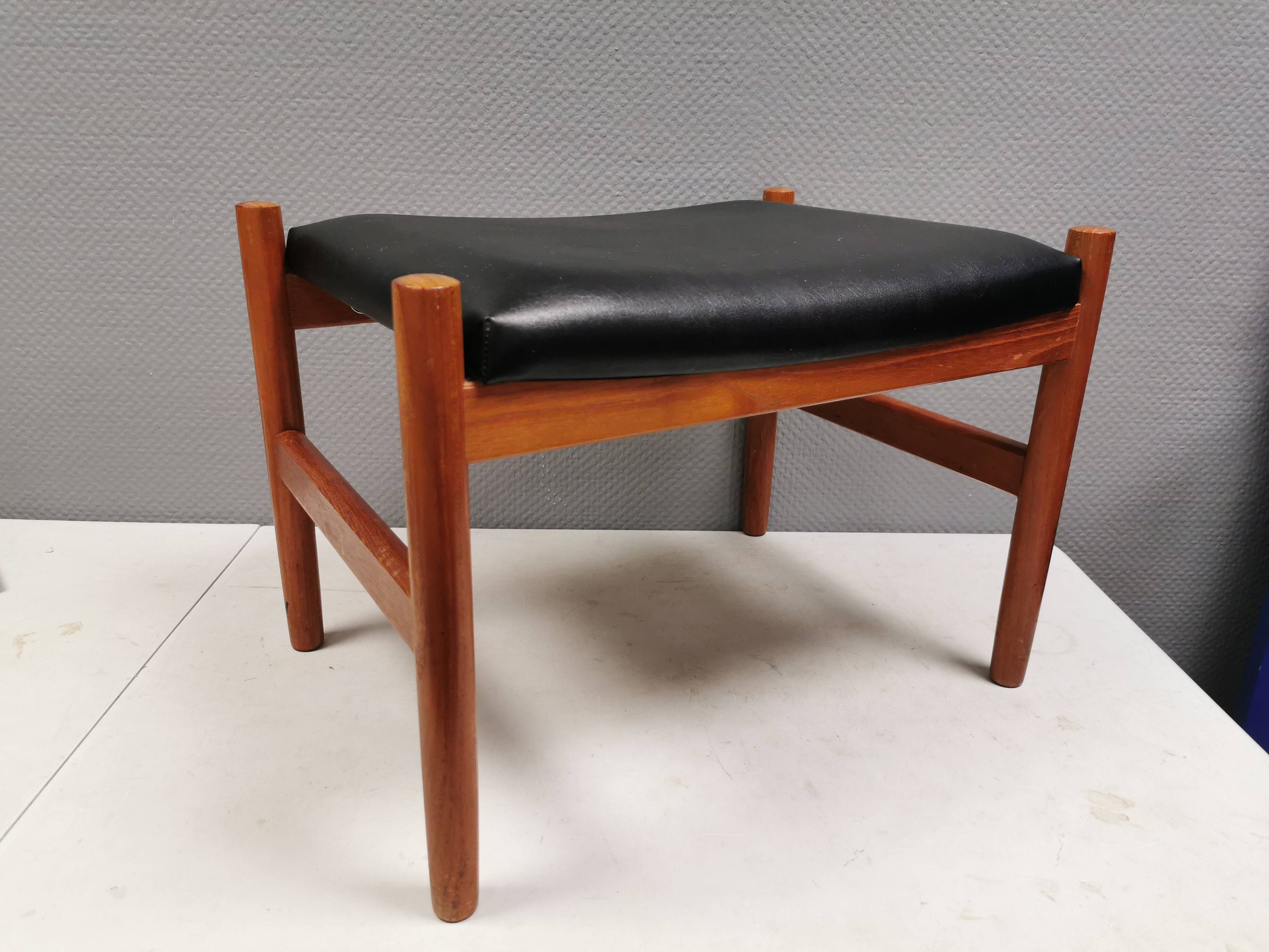 Danish Teak Footstool, Black Skai Leather, 1960s Spøttrup Design