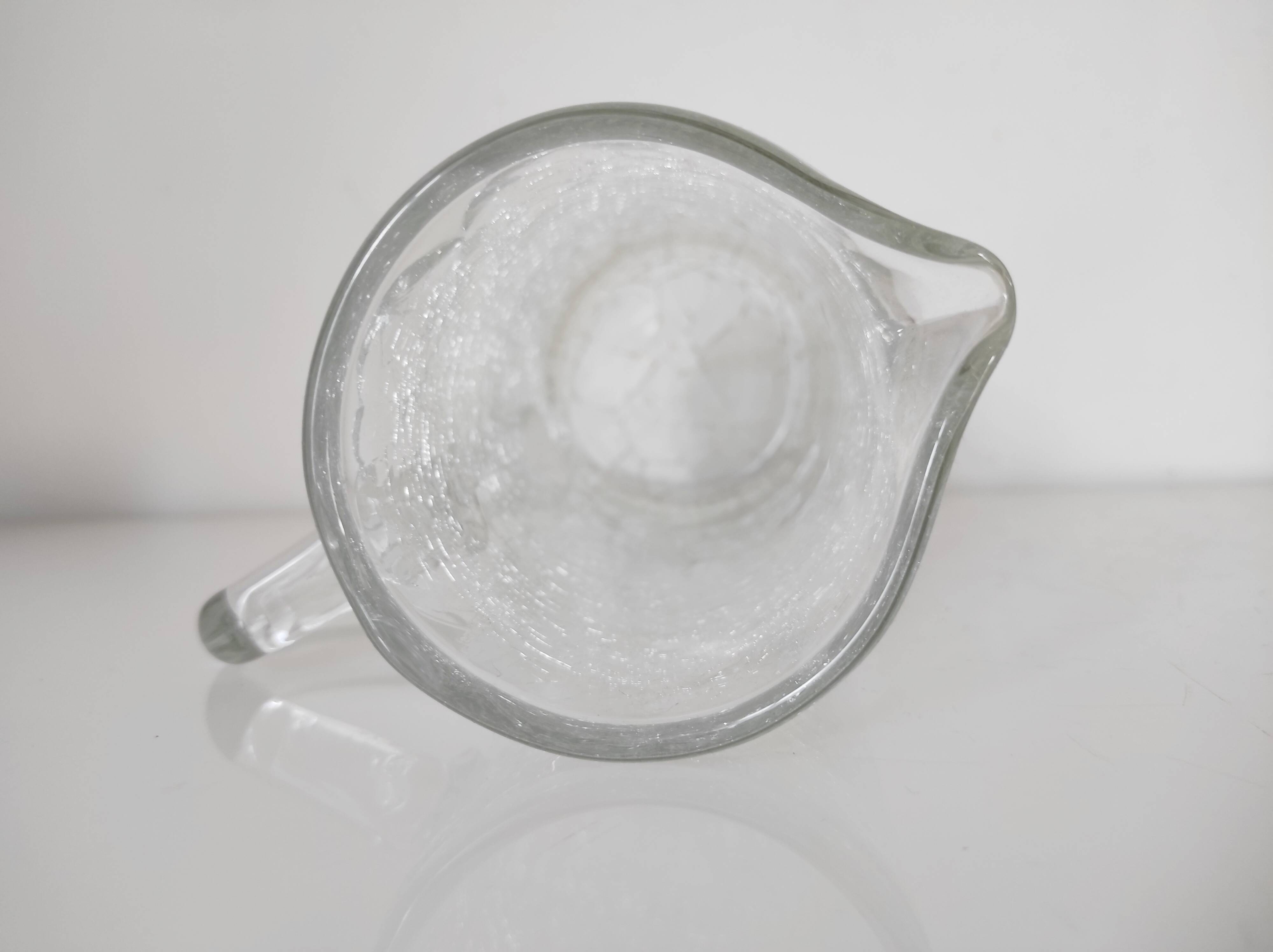 Pichet en verre  craquelé artisanal 24,5 cm