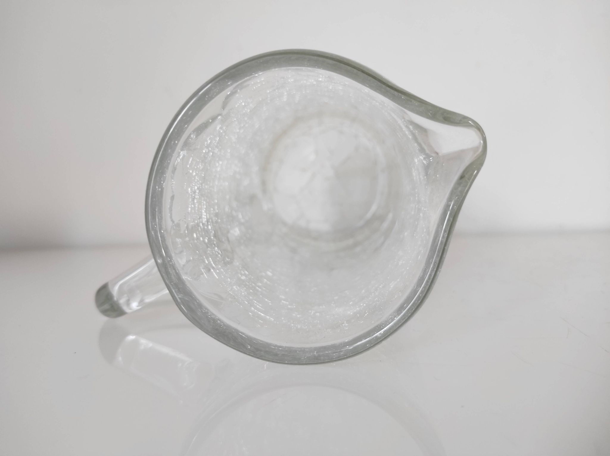 Artisanal cracked glass pitcher 24.5 cm