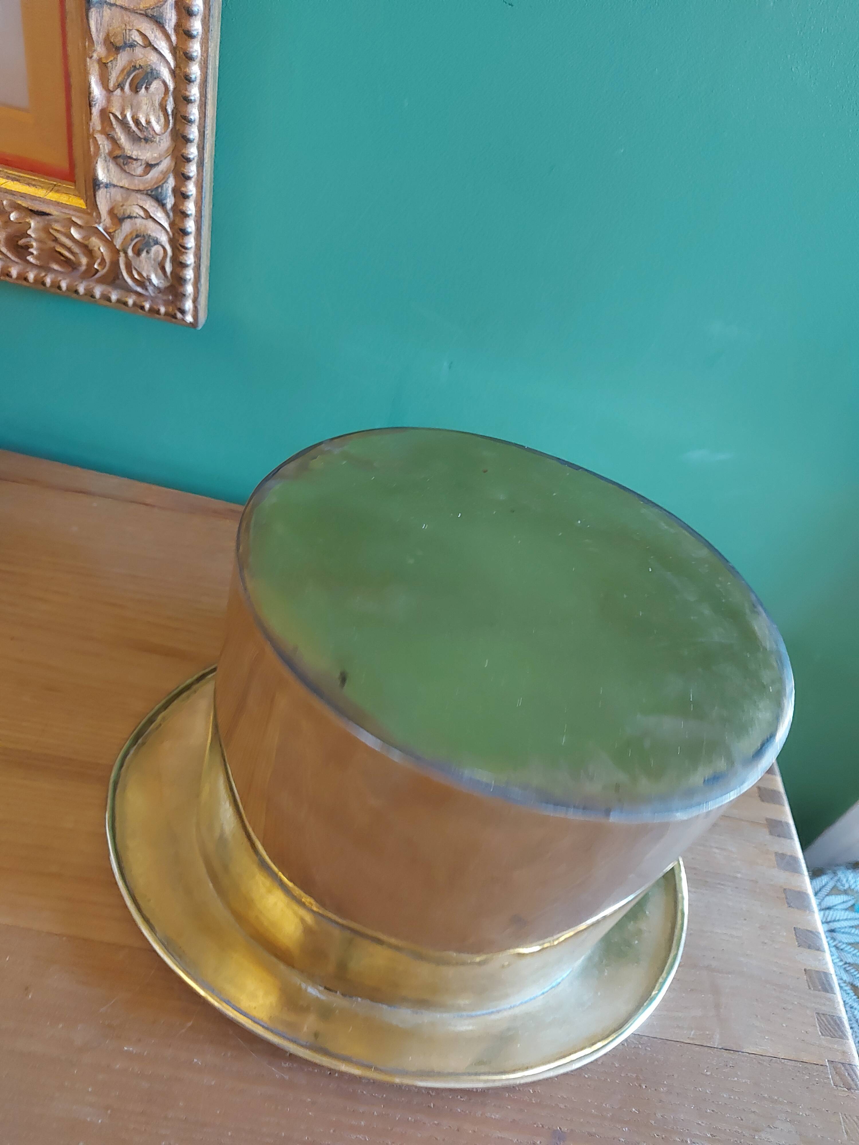 Champagne bucket hat in gilded brass