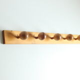 Scandinavian pine wooden ball shaped coat hooks, 1970s.