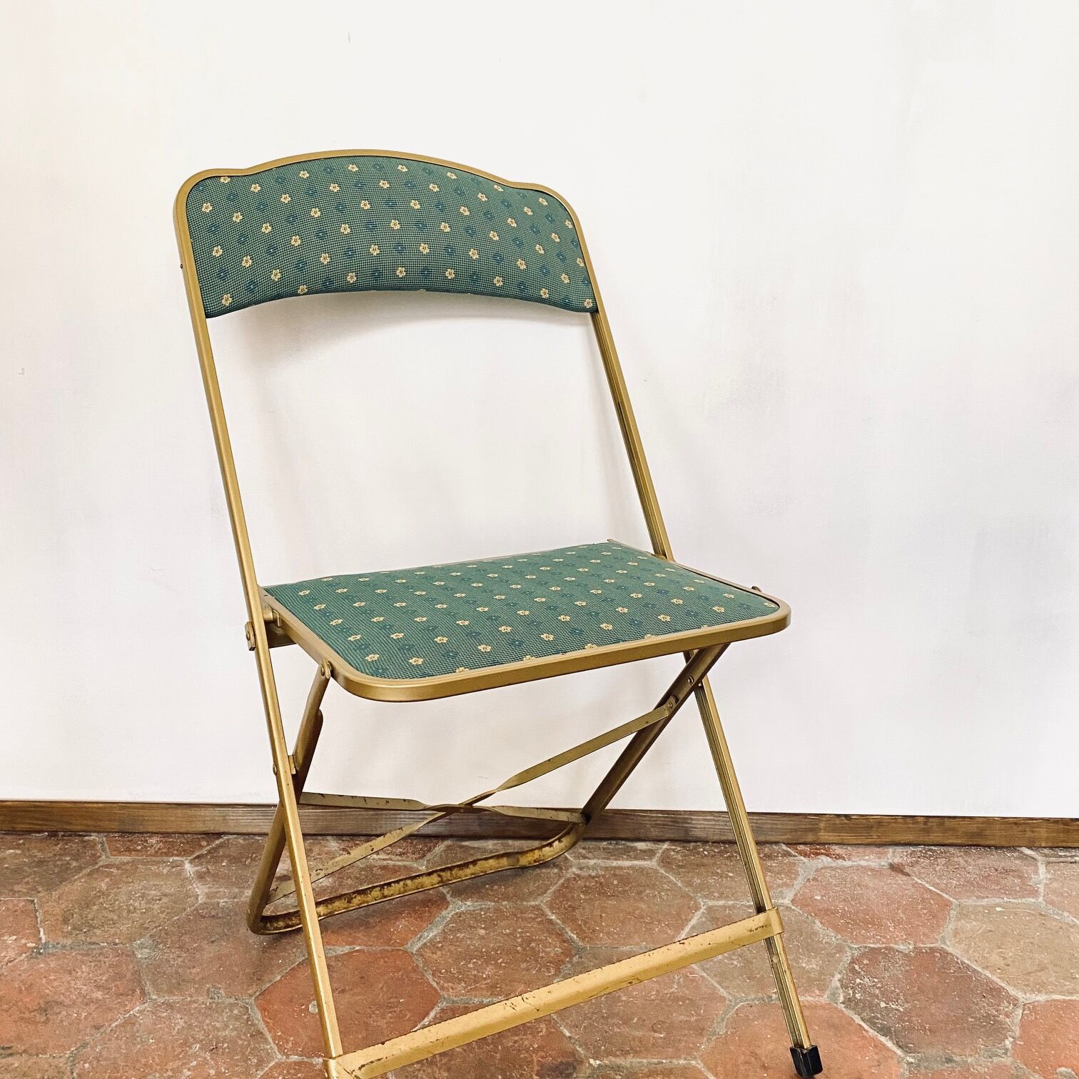 Upcycled vintage folding chair - flowers