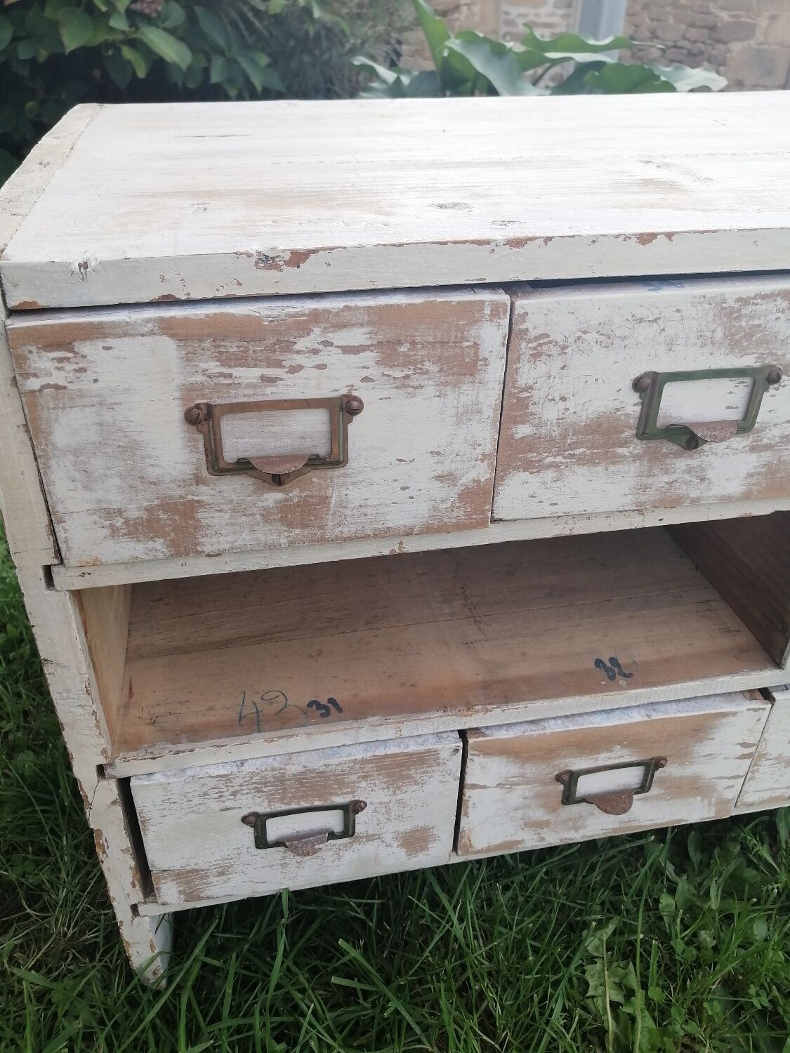 Drawer cabinet