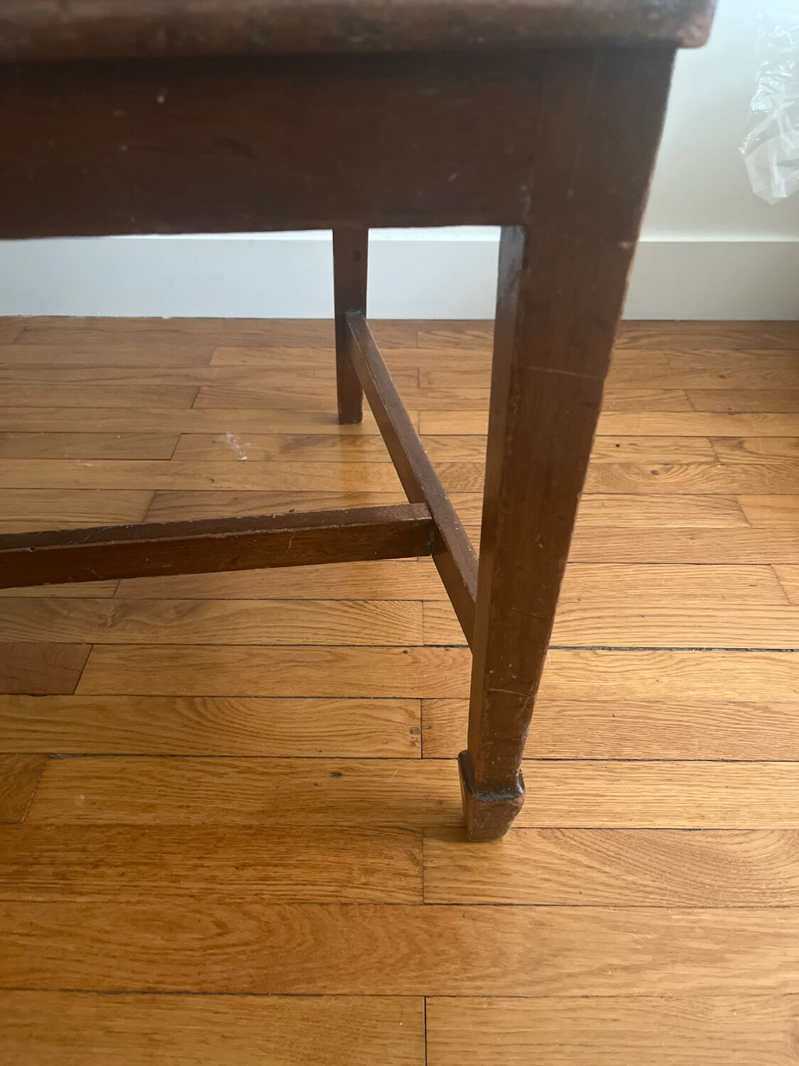 Mahogany banquette canapé in Hepplewhite style