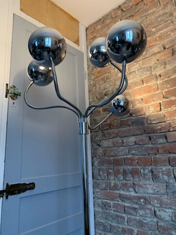 5-arm articulated design lamppost