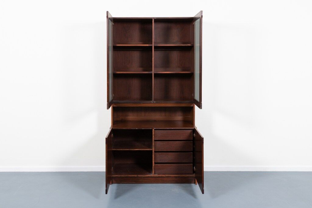 Armoire deux pièces en placage de noyer danois des années 1970