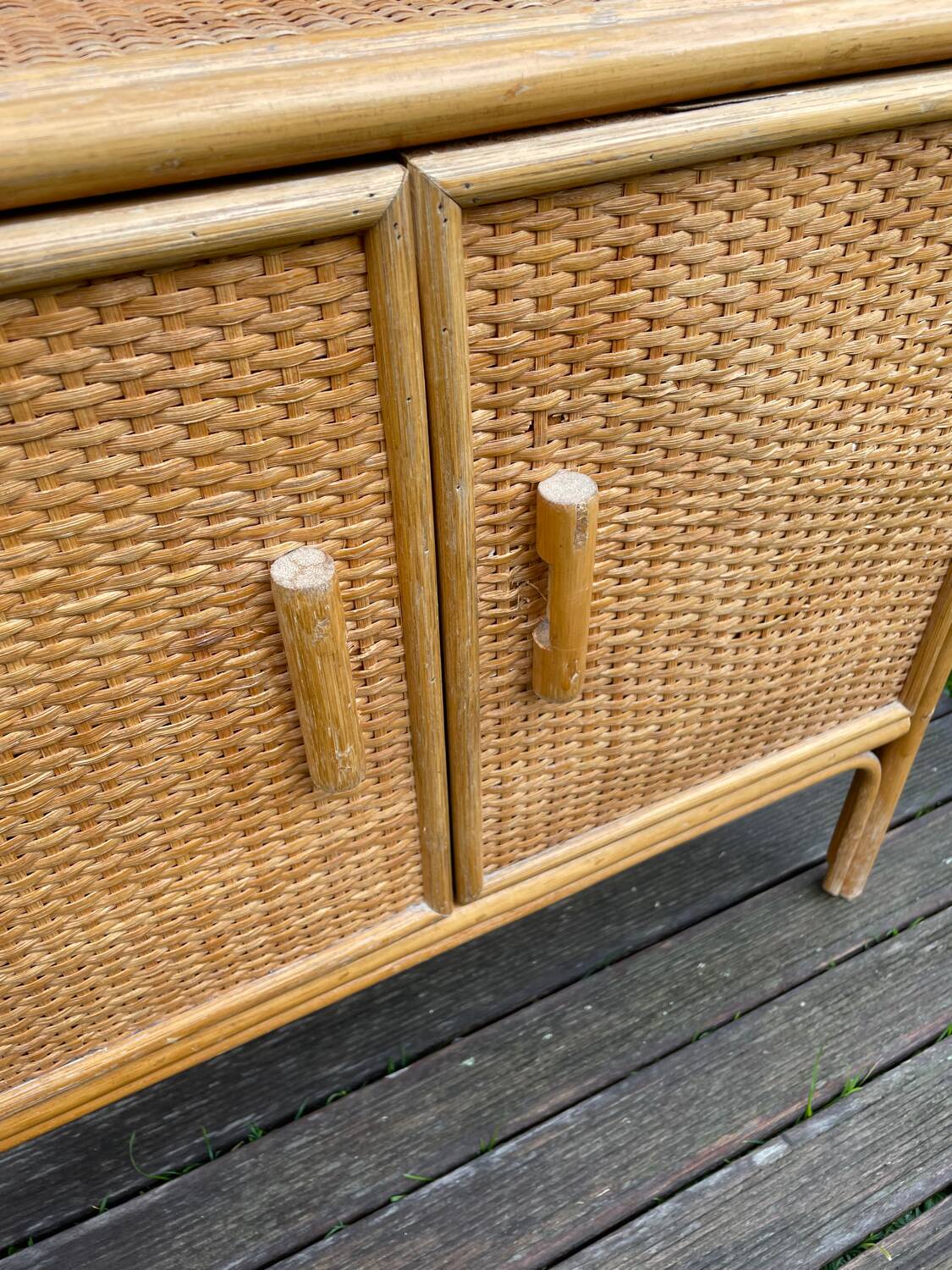 Honey-colored rattan shelf 🍯