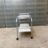Serving table