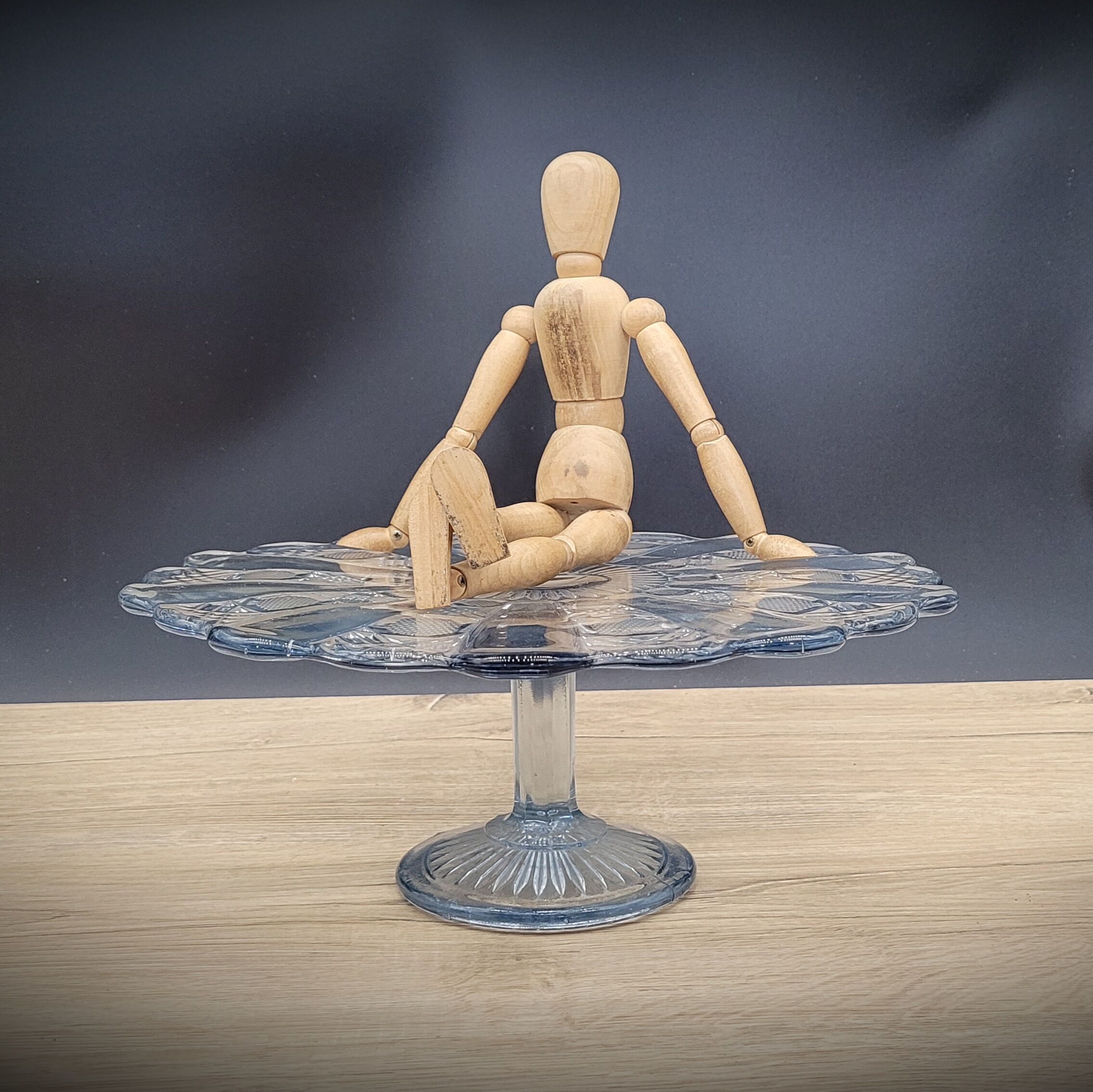 Pie dish or cake on foot blue molded glass