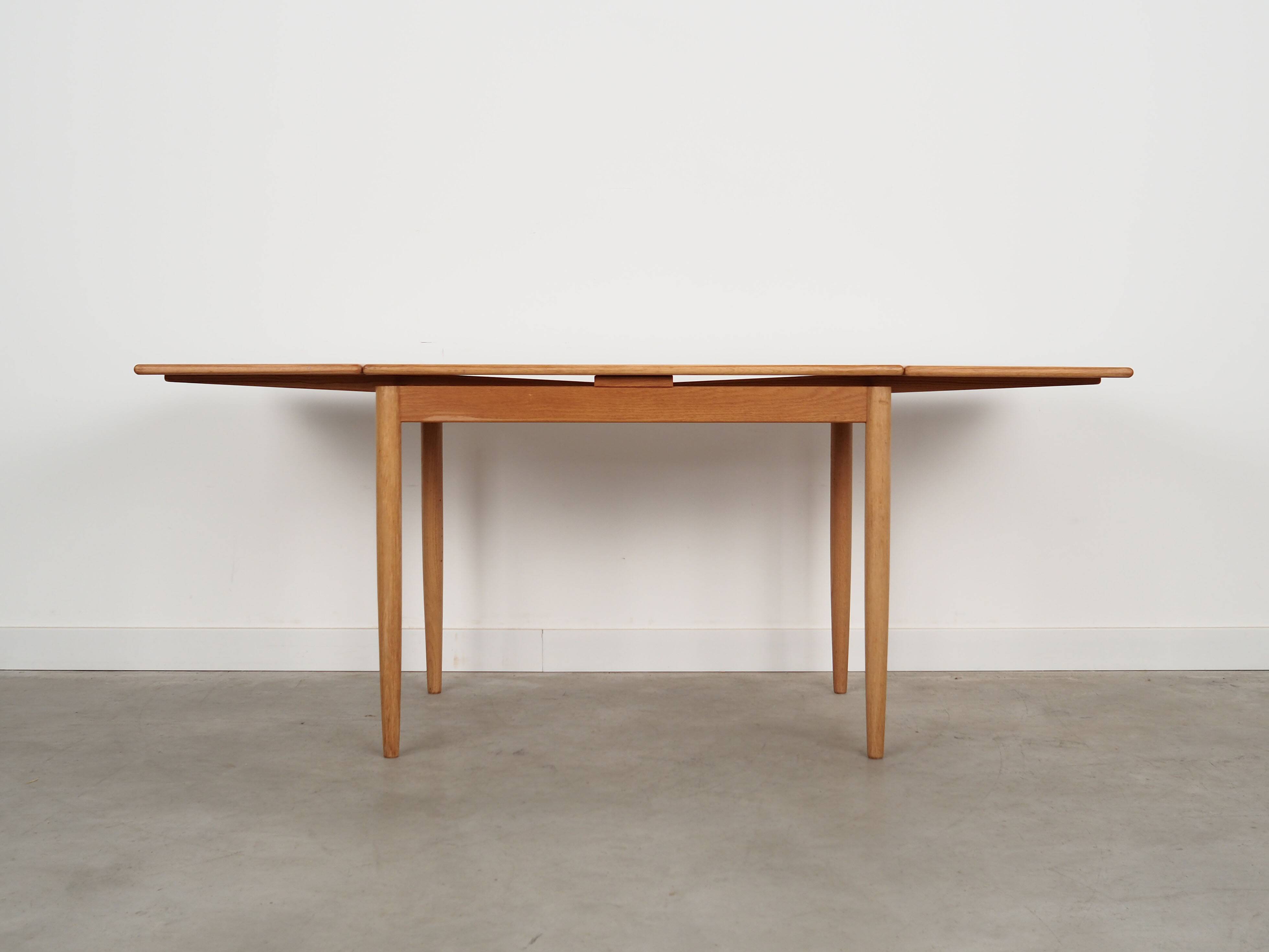 Ash table, Danish design, 1980s, production: Denmark