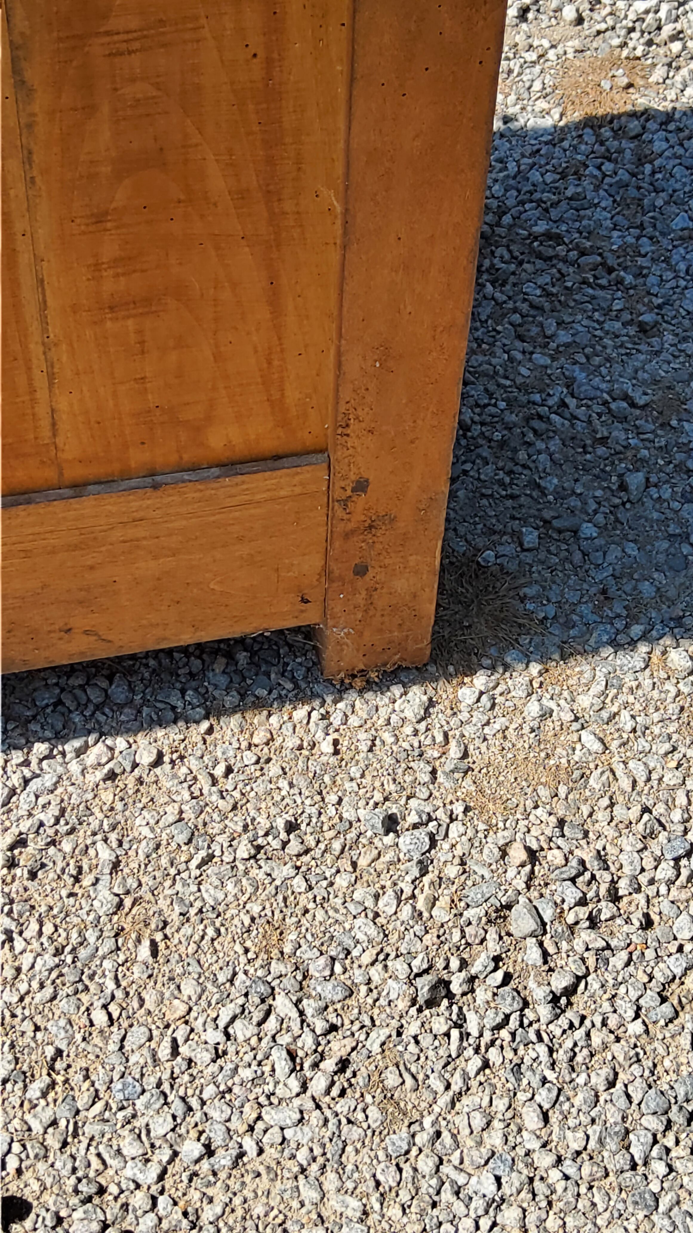 Buffet parisien à hauteur d’appui en peuplier 2 portes 2 tiroirs des années 20