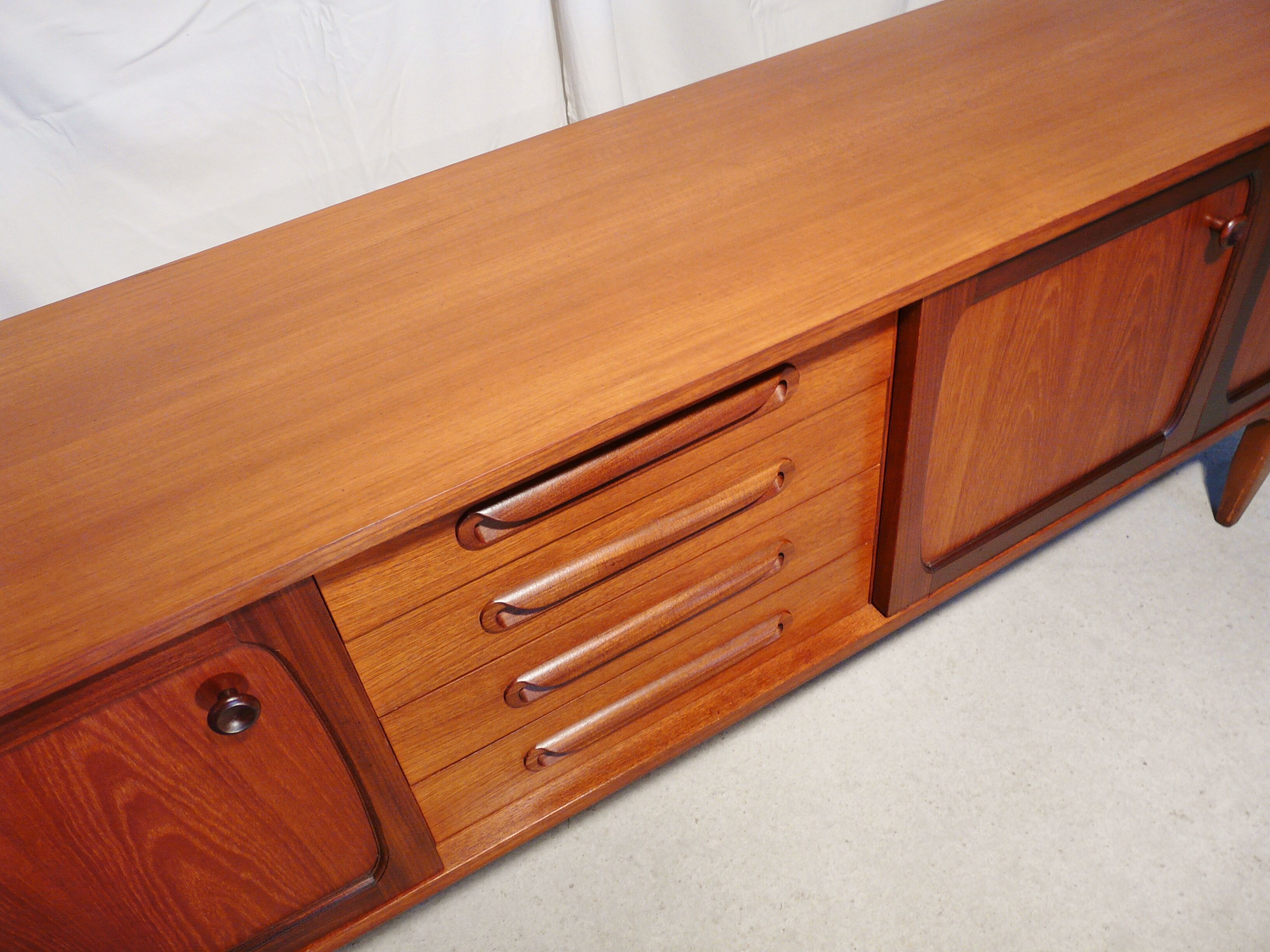 Stonehill Teak Scandinavian Line