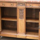 Buffet with mirror in solid walnut. Late 19th century, beautiful piece.