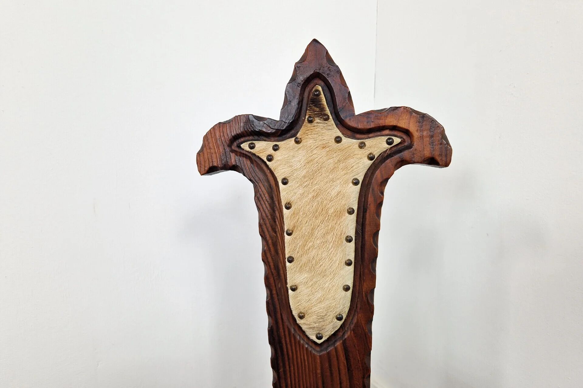Spanish tripod stool | Cow hide