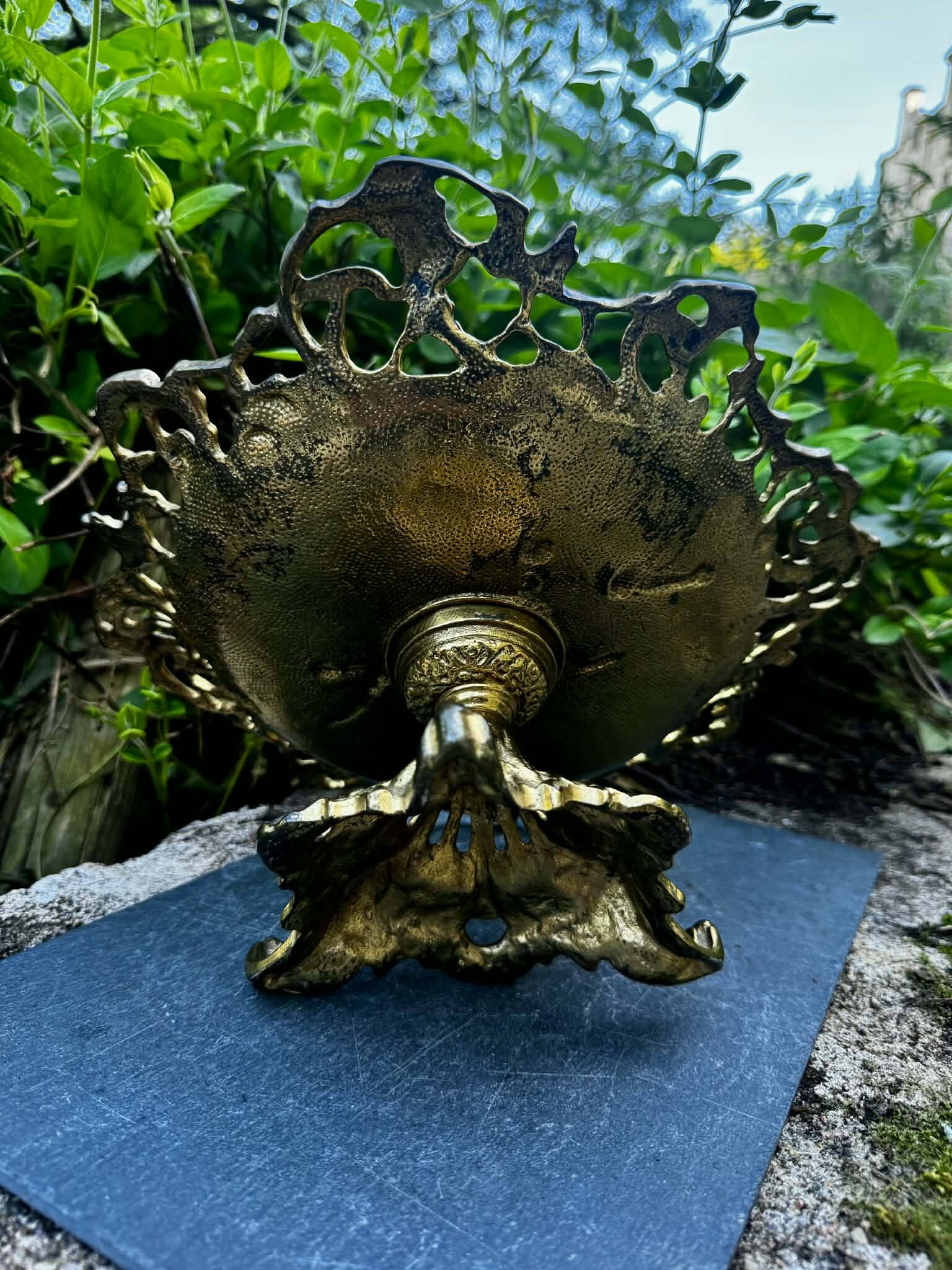 Large bronze fruit bowl from the 19th century.