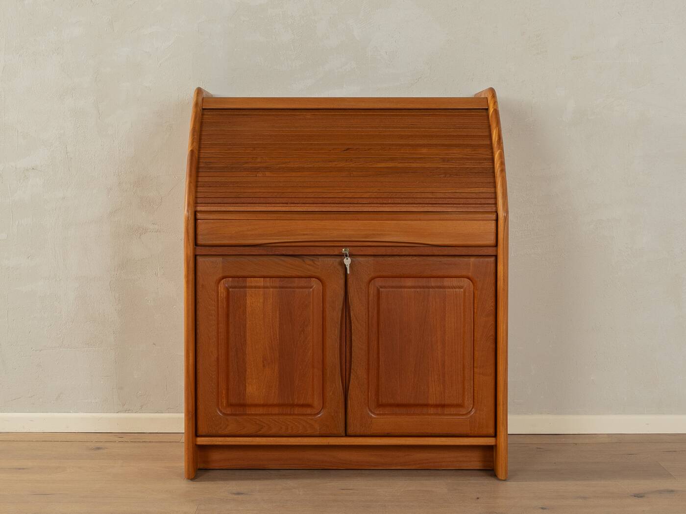 1980s Bureau, Ansager