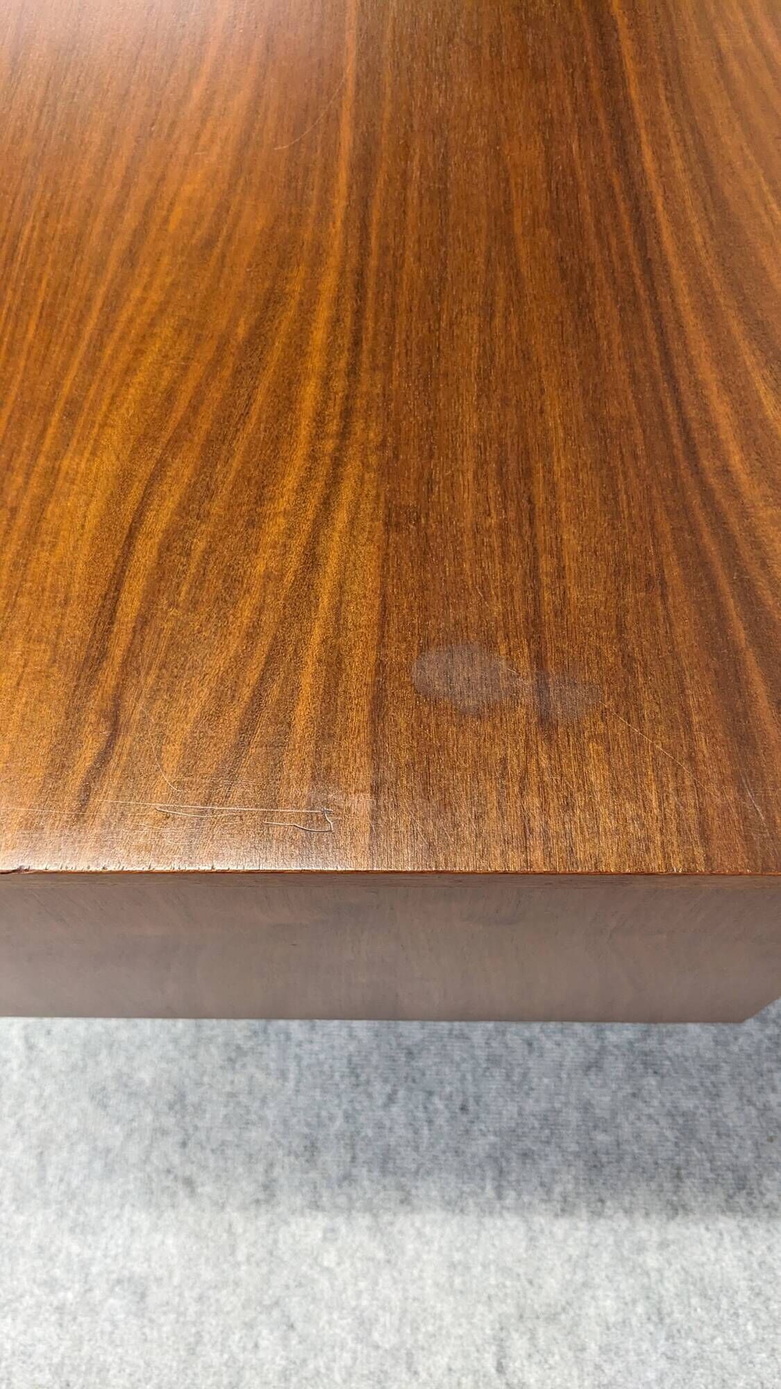 Desk and its removable shelf in Scandinavian style made of teak, RDA around 1960.