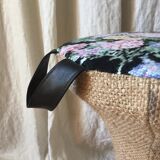 Tam-tam tab dressed in burlap and canvas