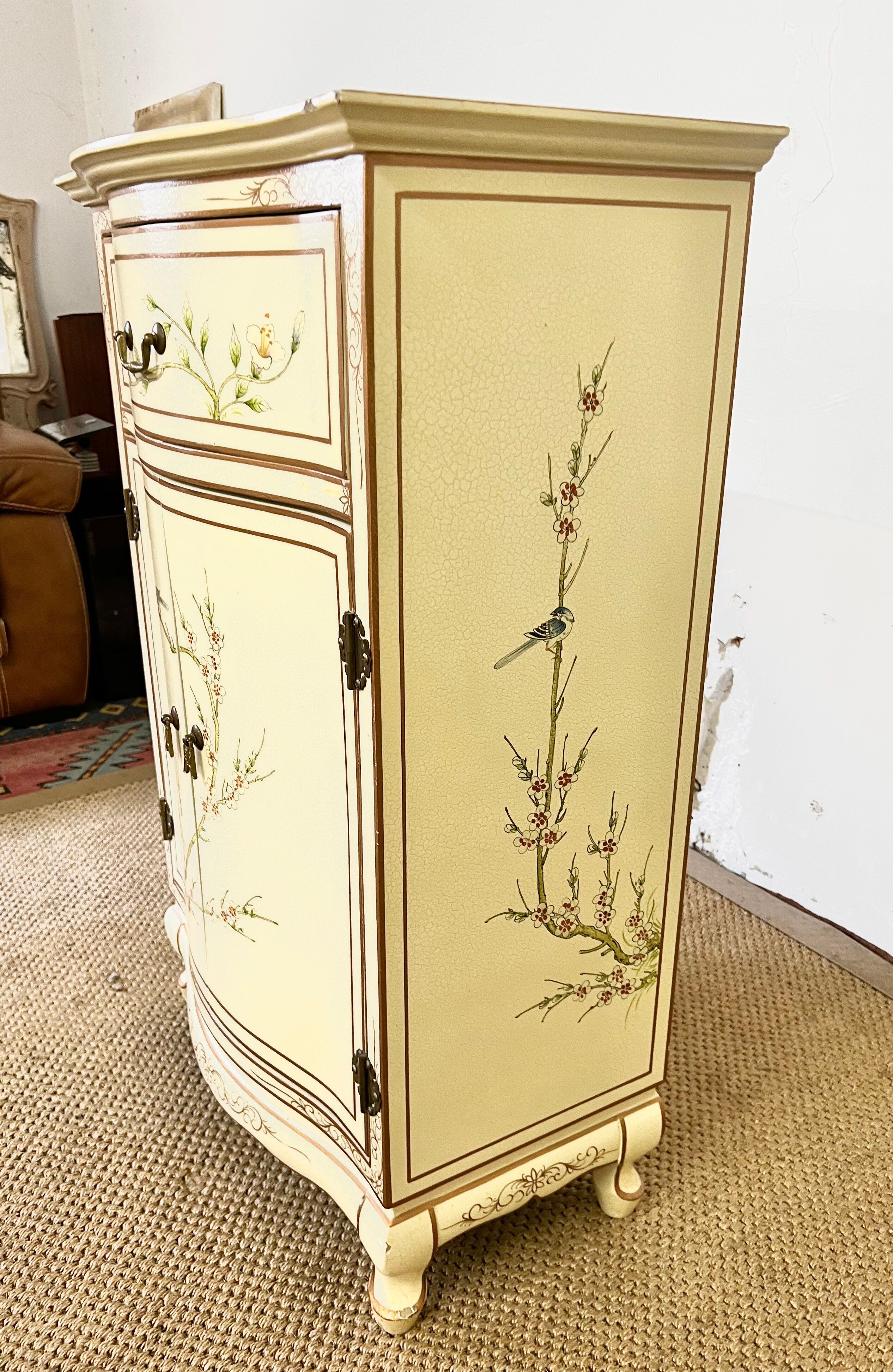 Meuble d'appui Italien décor floral japonisant