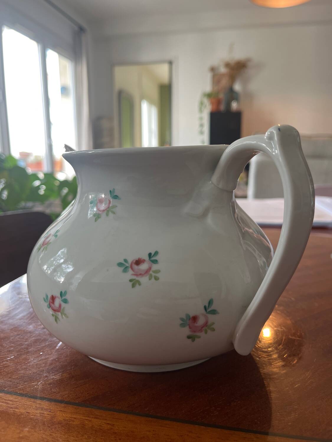 Porcelain milk jug old paris late 19th century.