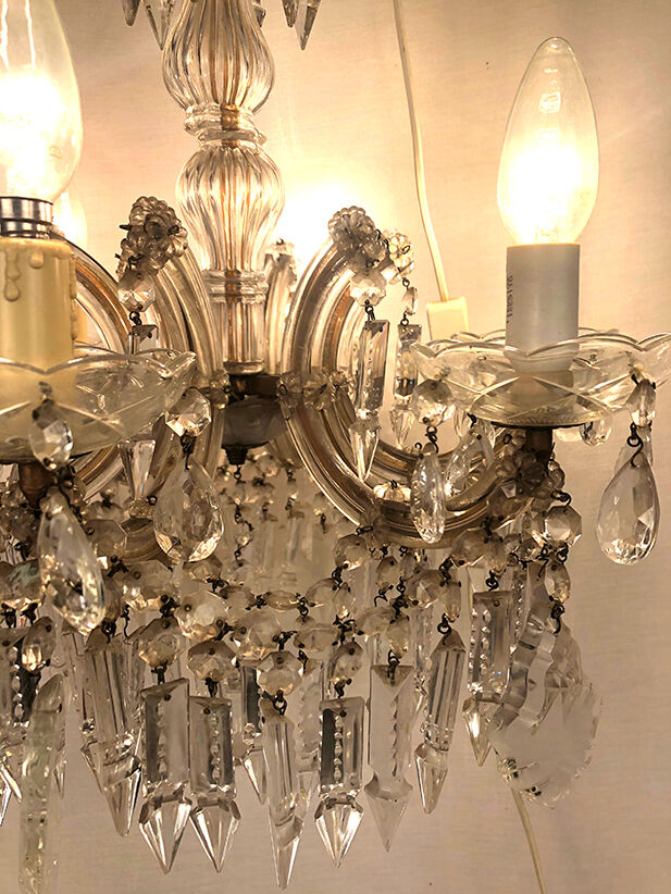 Chandelier with pendeloques tassels and glass pads