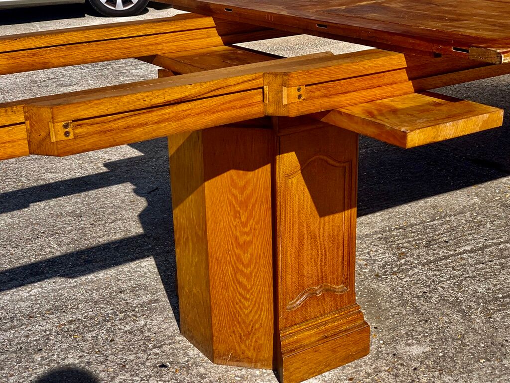 Art Deco table 1930 oval solid oak with extensions