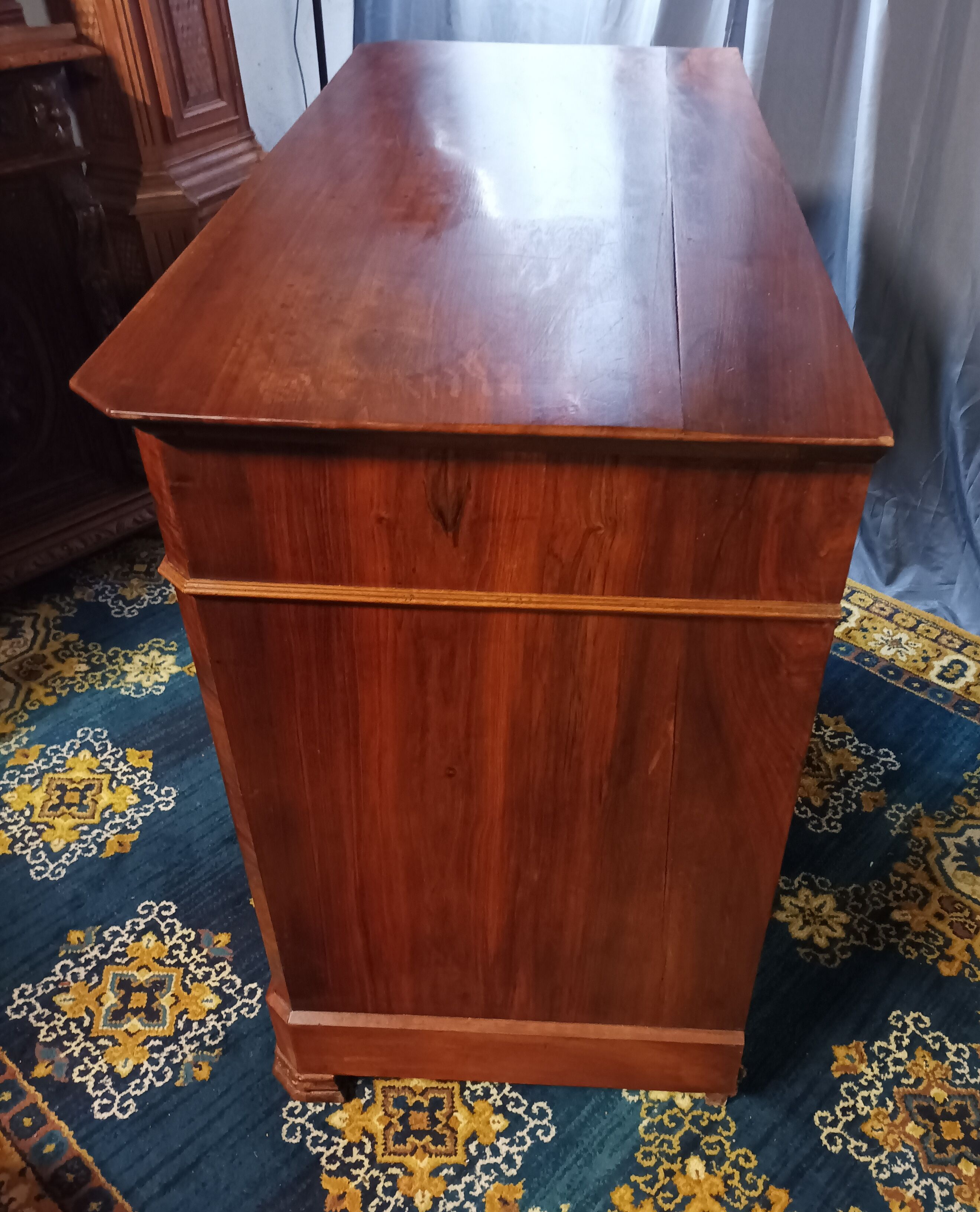 Commode Louis Philippe en ronce de noyer XIXème