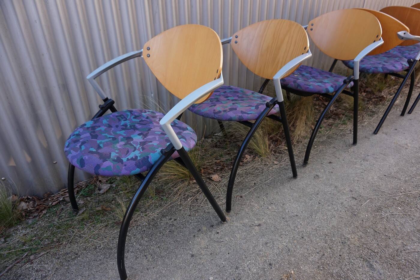 Set of 6 Vepa Alpine stackable armchairs/ conference chairs, Memphis Style