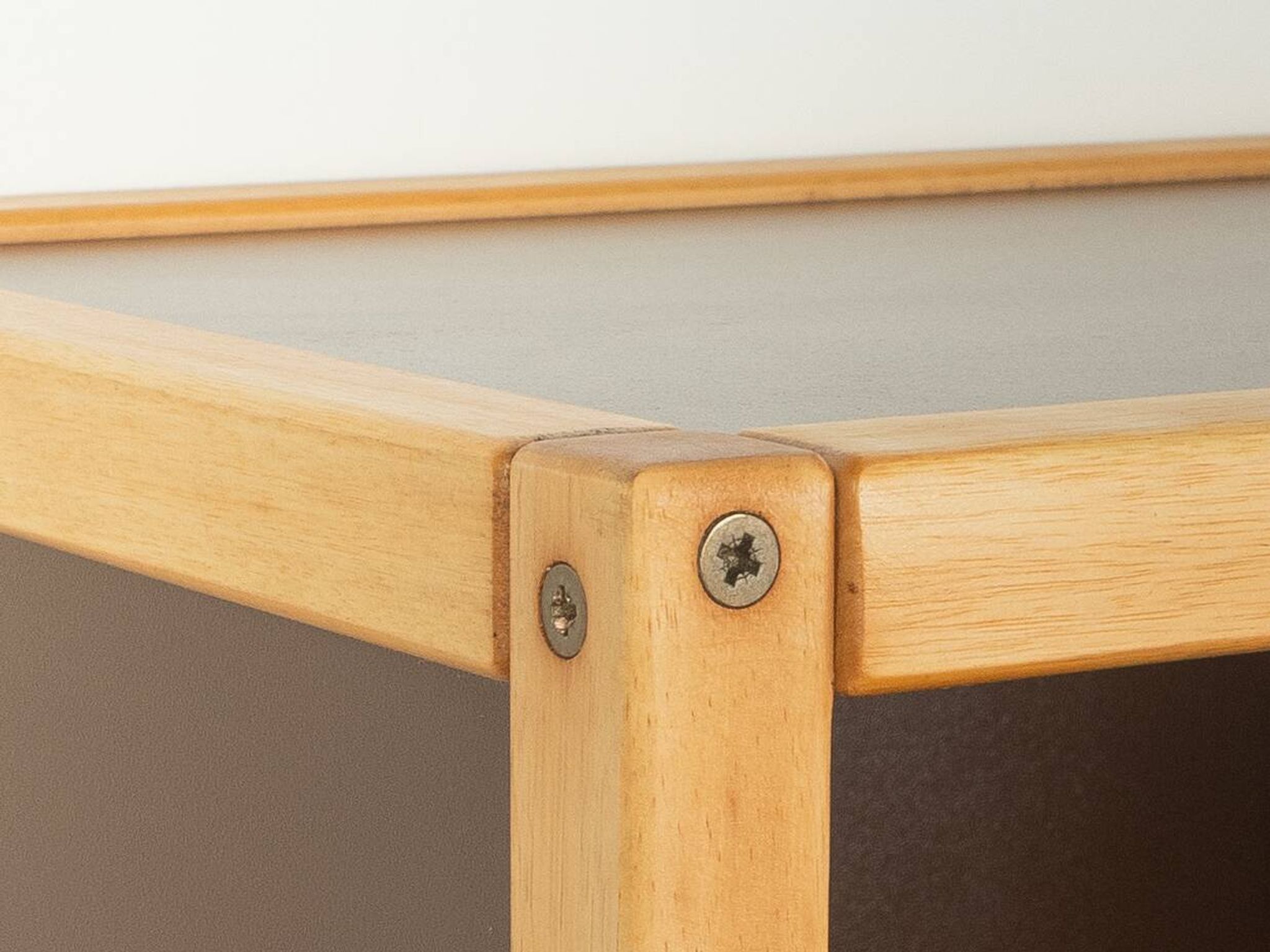 Commode du célèbre système de profil Flötotto.