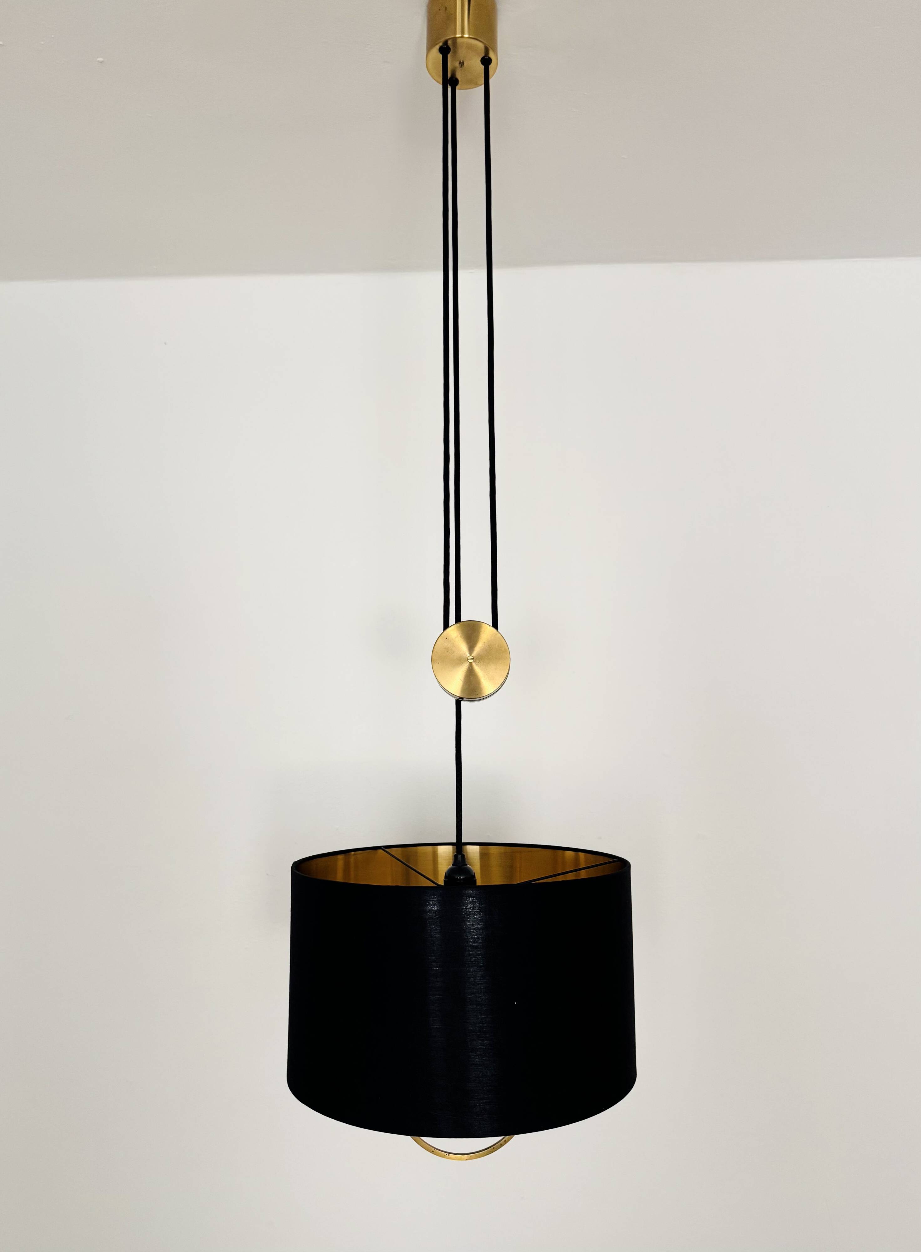 Lampe à pendentif Jo-Jo réglable par Florian Schulz
