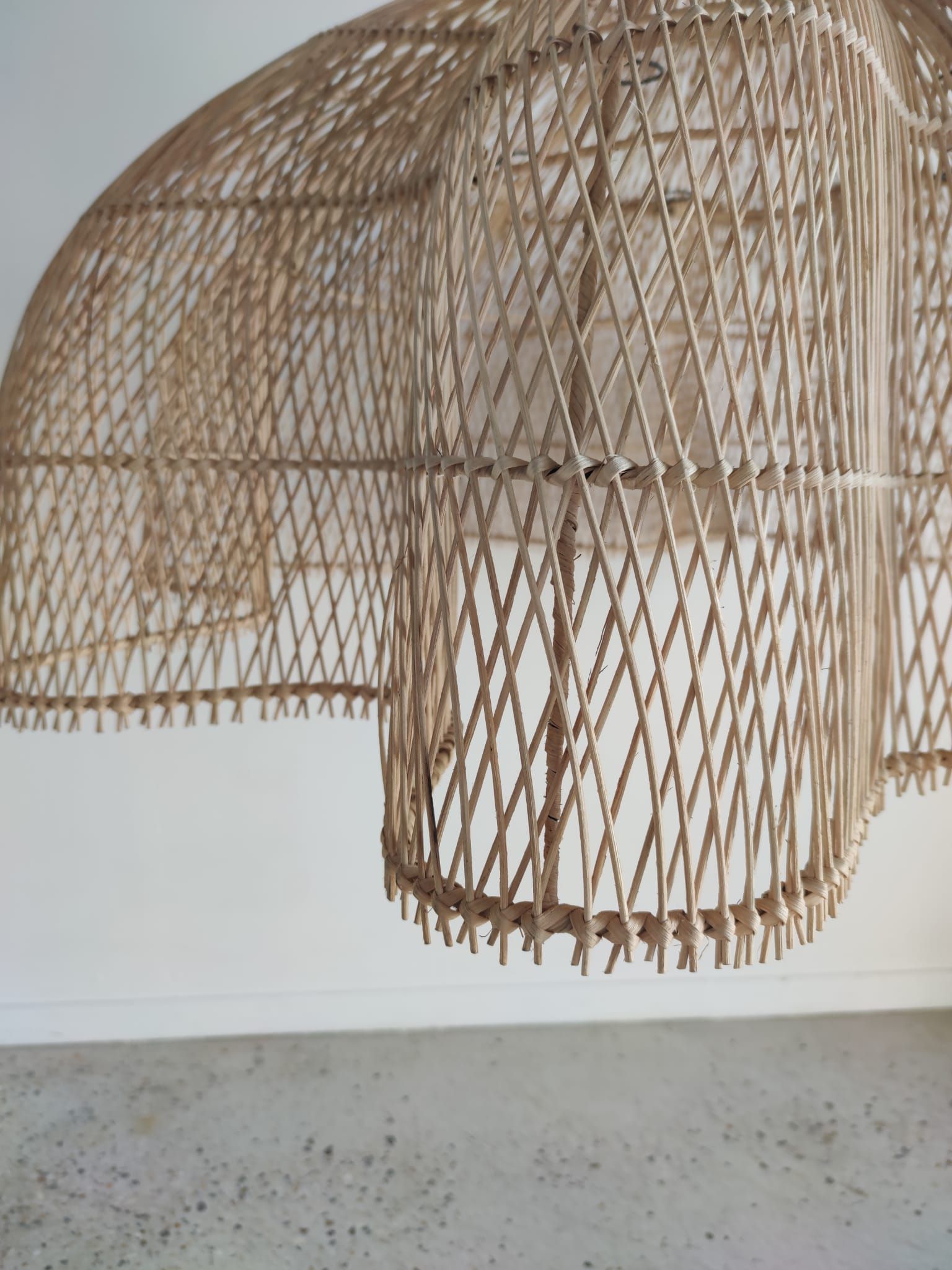 Huge rattan suspension in the shape of a corolla H:1m; D: 1m50
