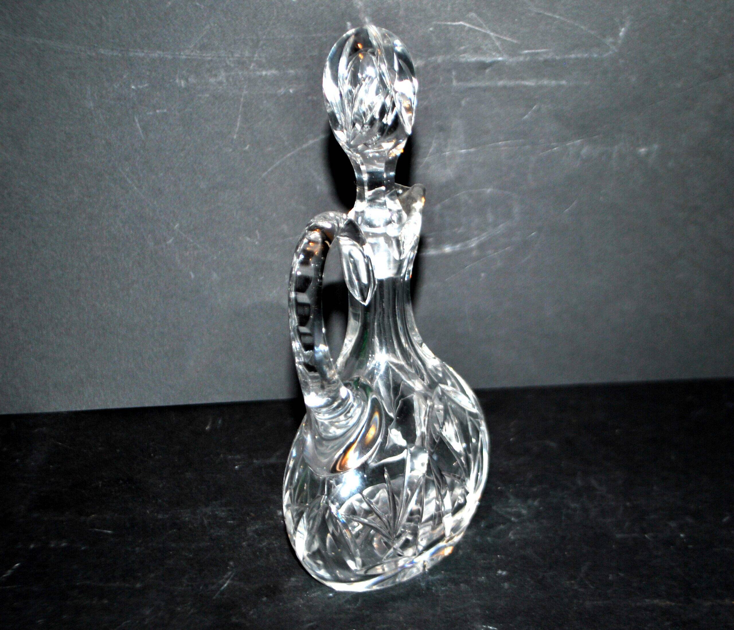 Carafe cannette aiguière liqueur / huile en cristal de Bohème taillé H18cm