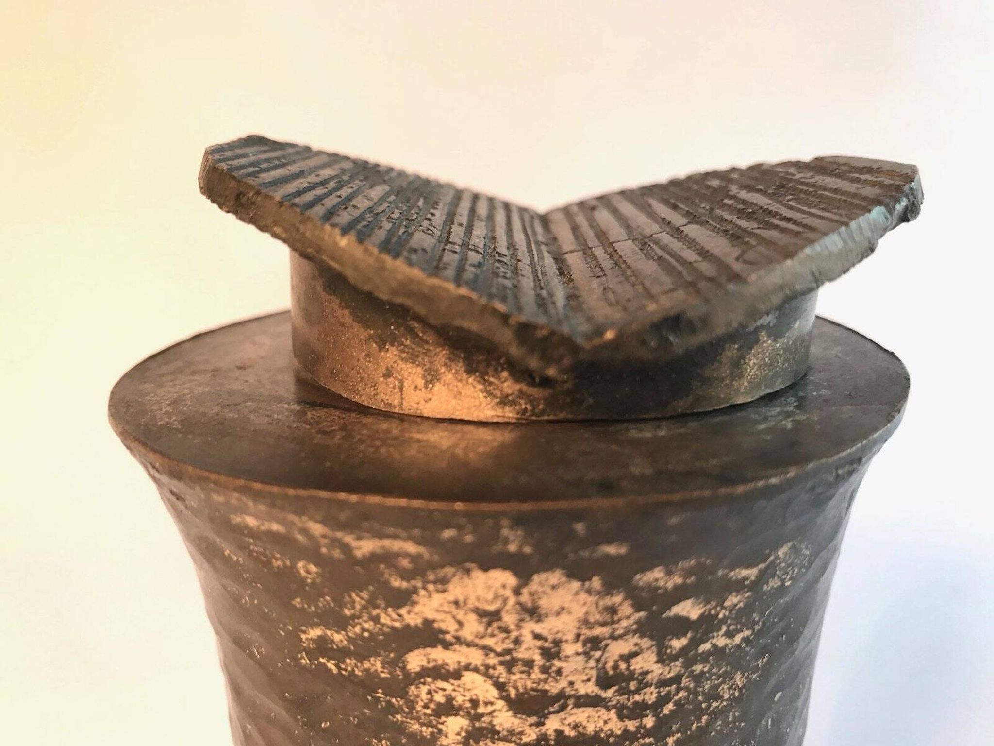Italian brutalist lidded bronze jug by Lorenzo Burchiellaro, 1960s