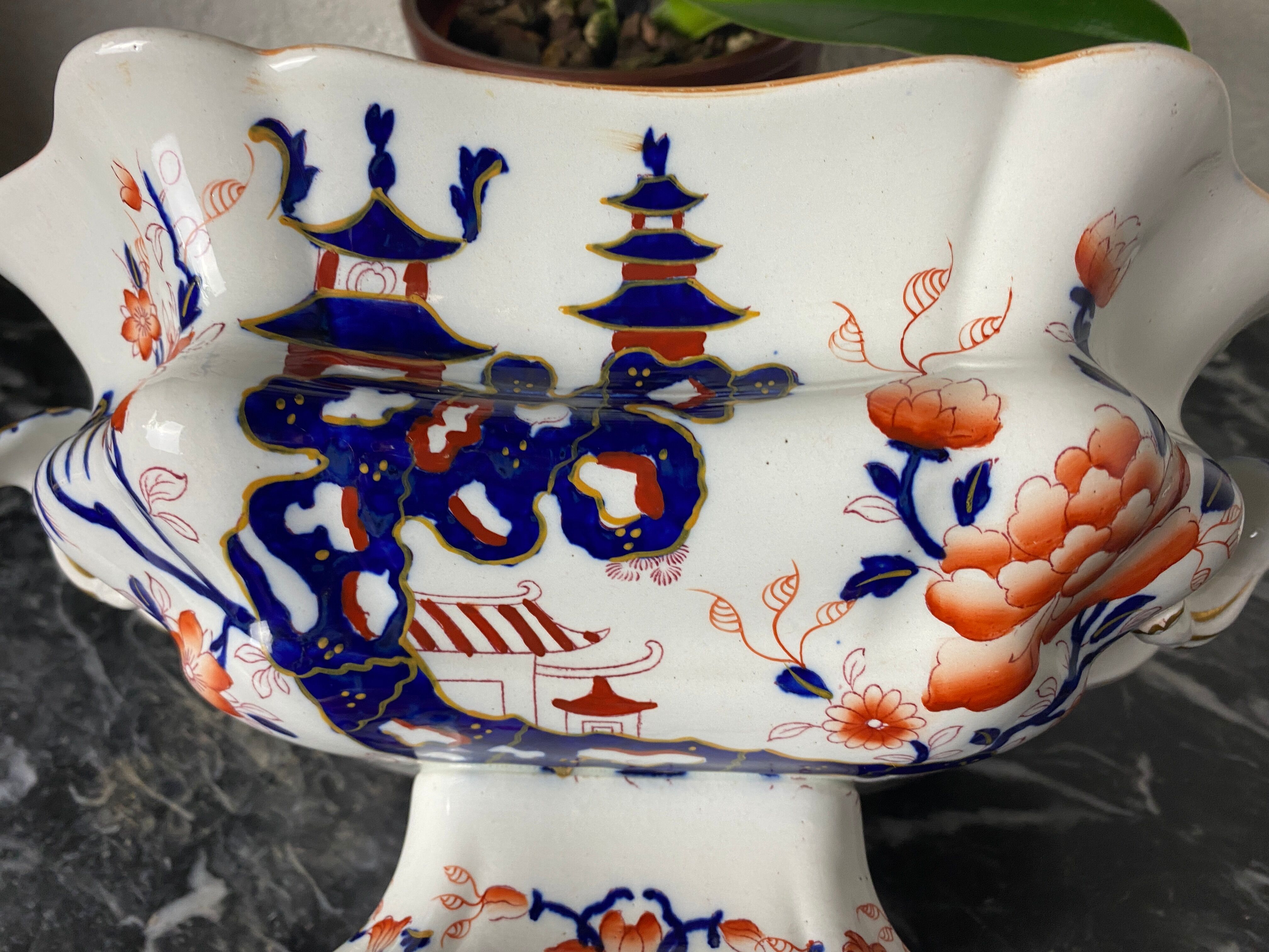 Old Imari cup stamped "Mason" in iron earth