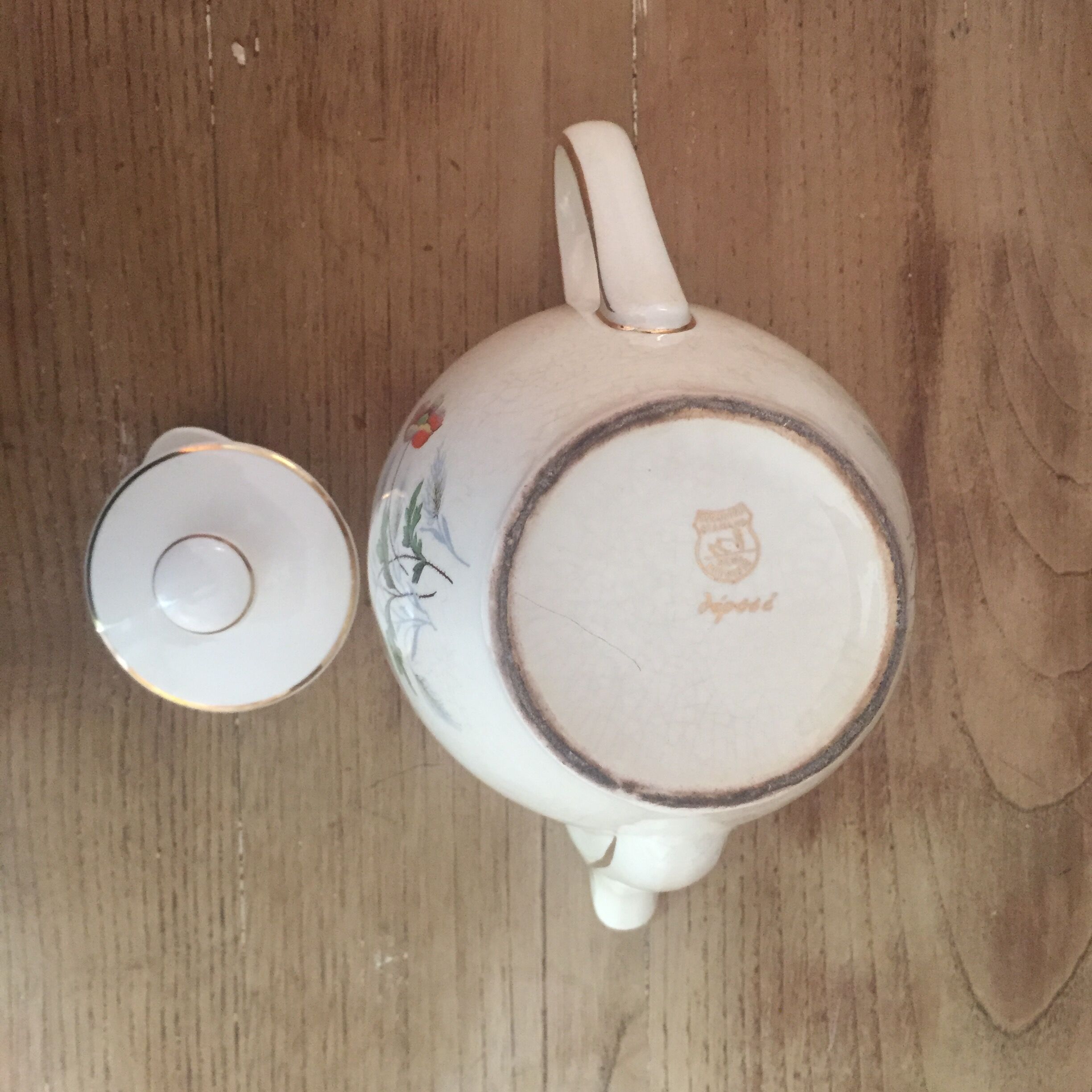 Tea or coffee service poppies