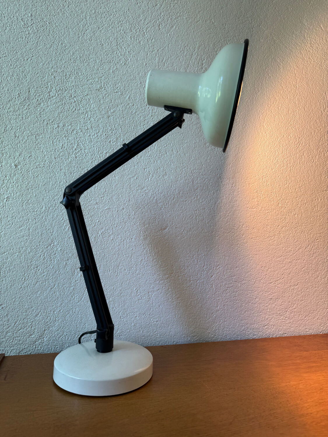 80s Pixar Style Articulated Desk Lamp
