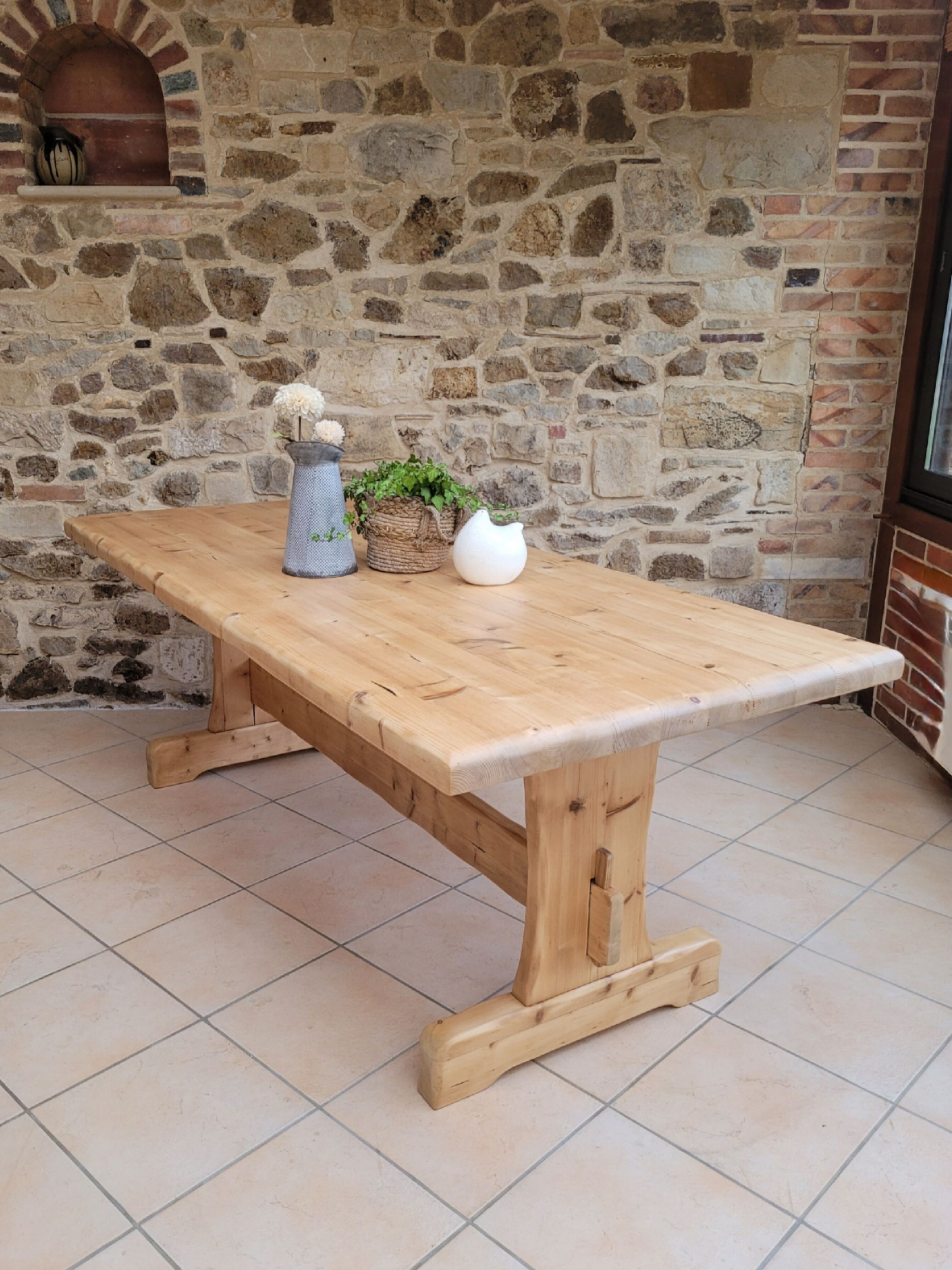Farmhouse table