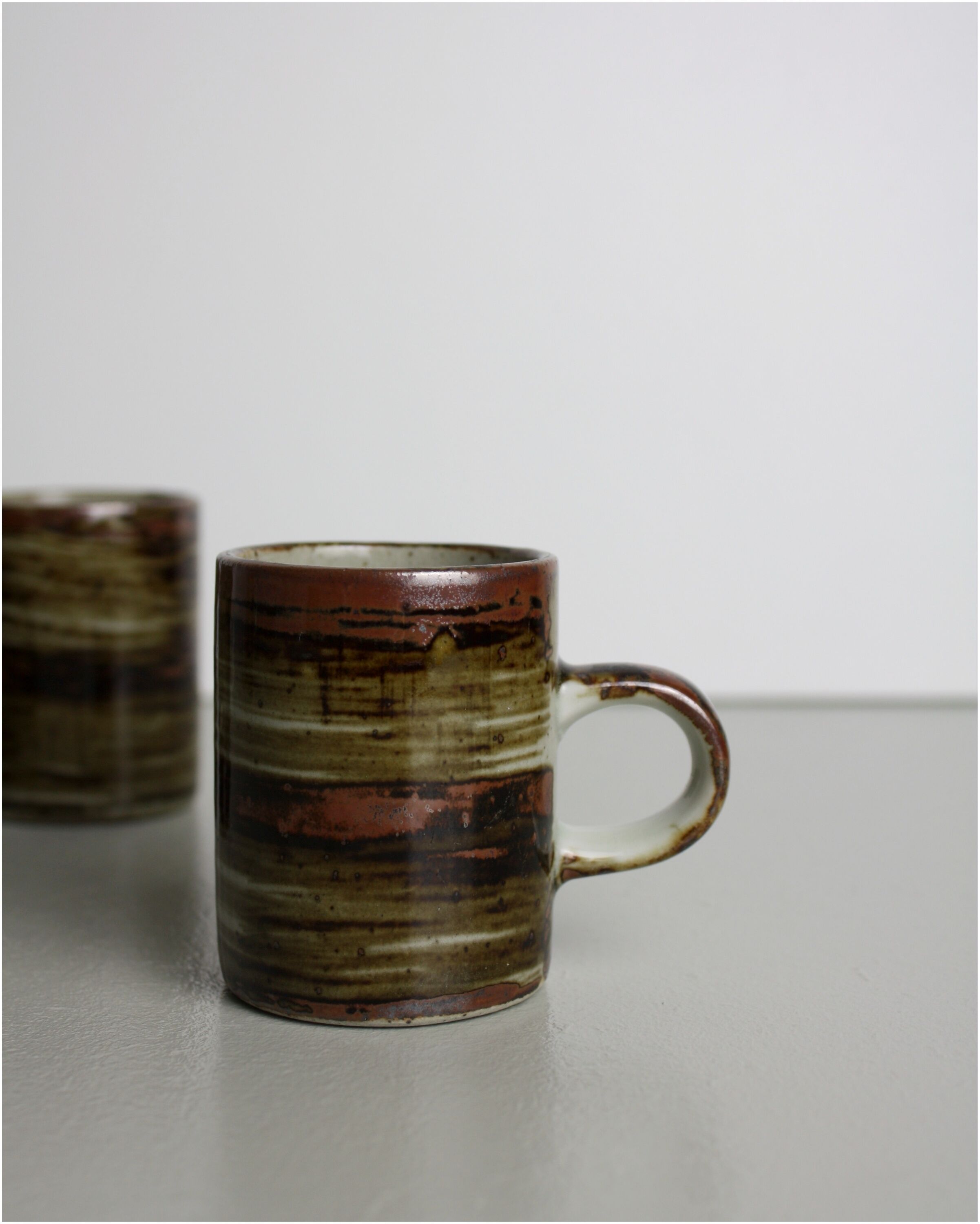 Enamelled stoneware coffee cups