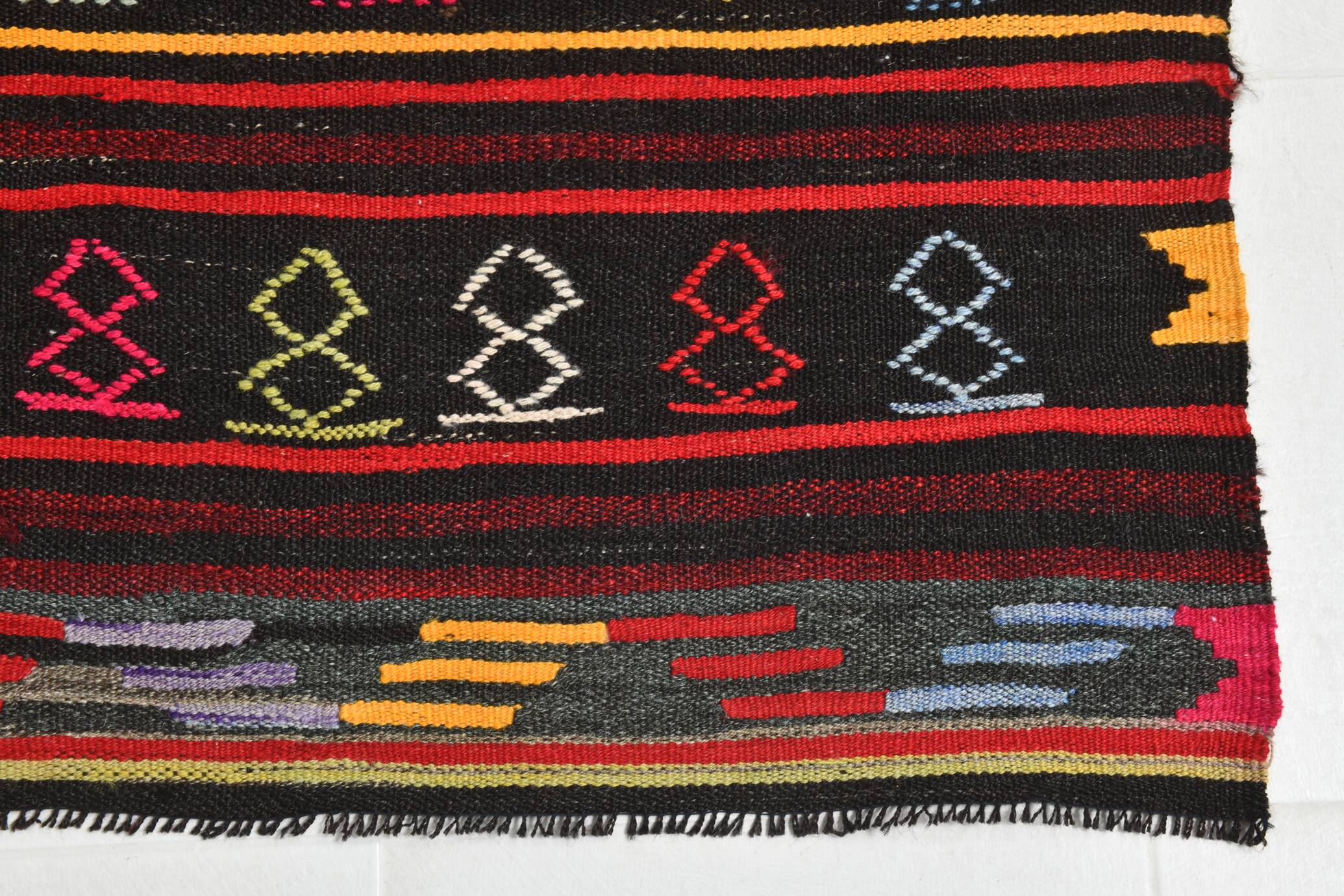 Burgundy Red Modern Pattern Kilim Rug, 162x313Cm