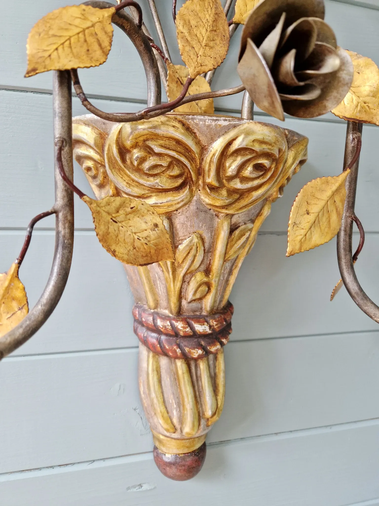 Large Florentine wall sconce, Hollywood Regency, 1960-70.