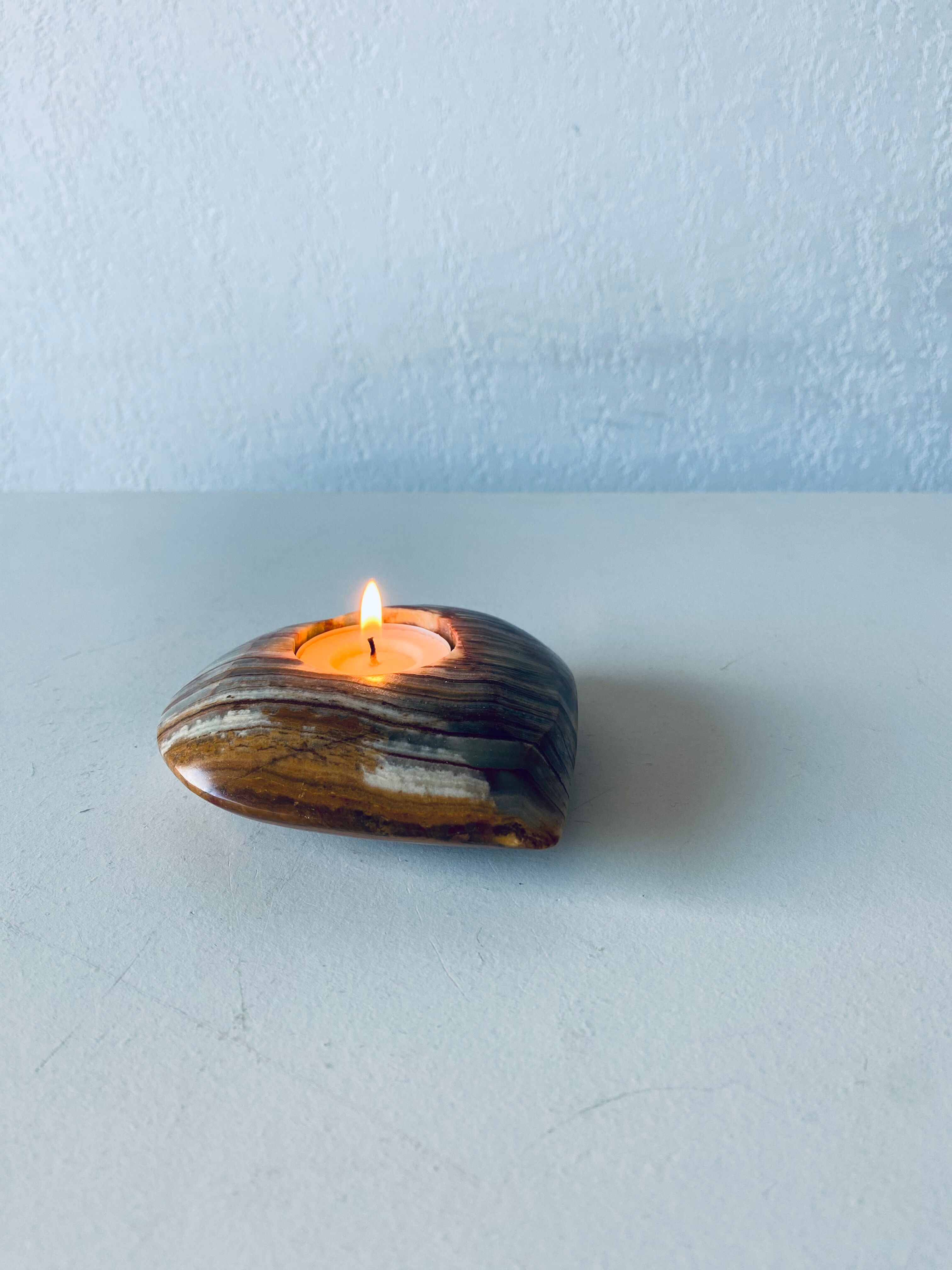 Heart candle holder in onyx