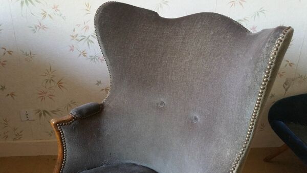 Paire de fauteuils Bergère tonneau sculpturale