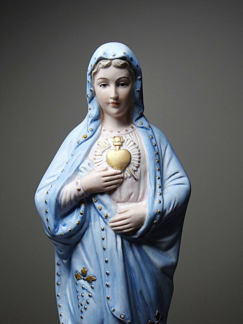 Grande Sainte Vierge au Sacré Coeur en biscuit polychrome ancienne