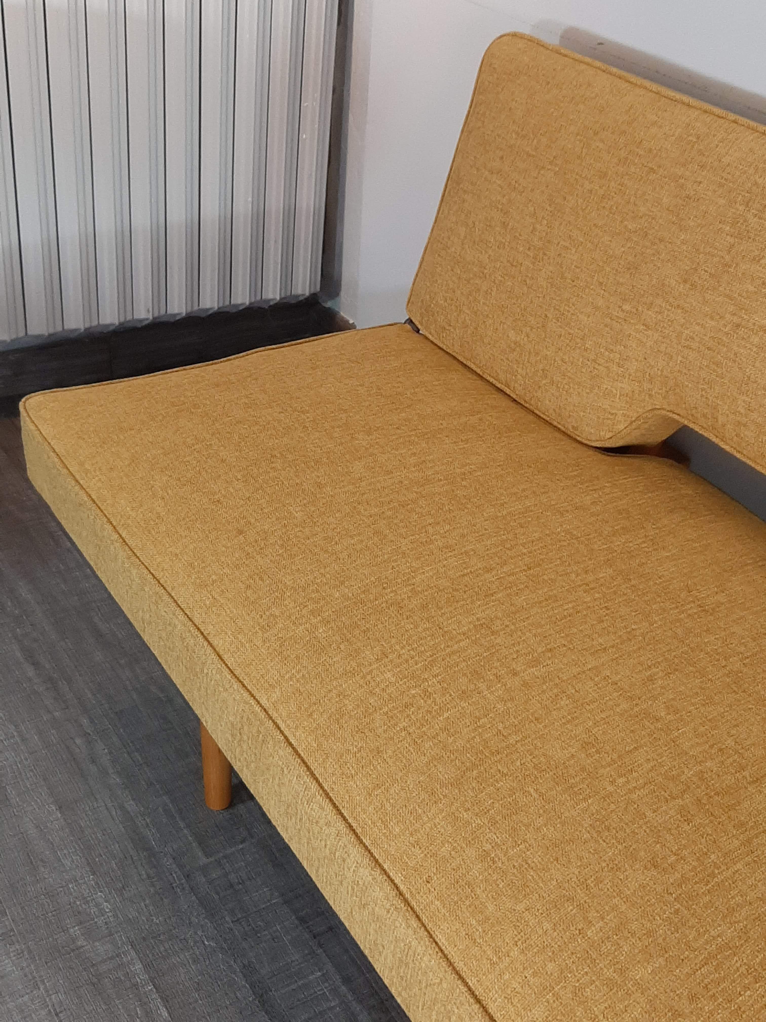 Daybed sofa by Miroslav Navratil, Czech Mid-Century 1960s